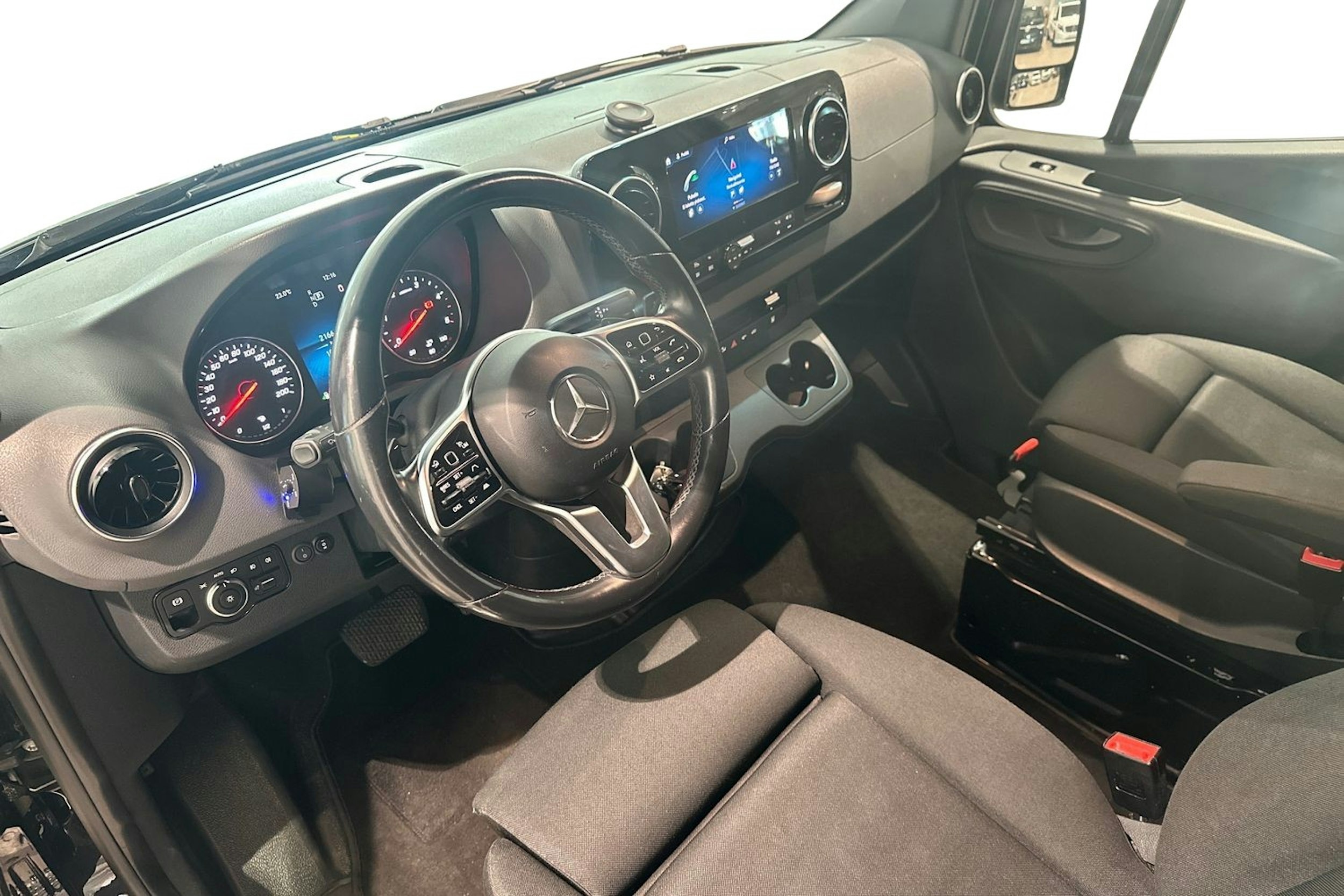 Musta Mercedes-Benz SPRINTER 2020 kuva 7.