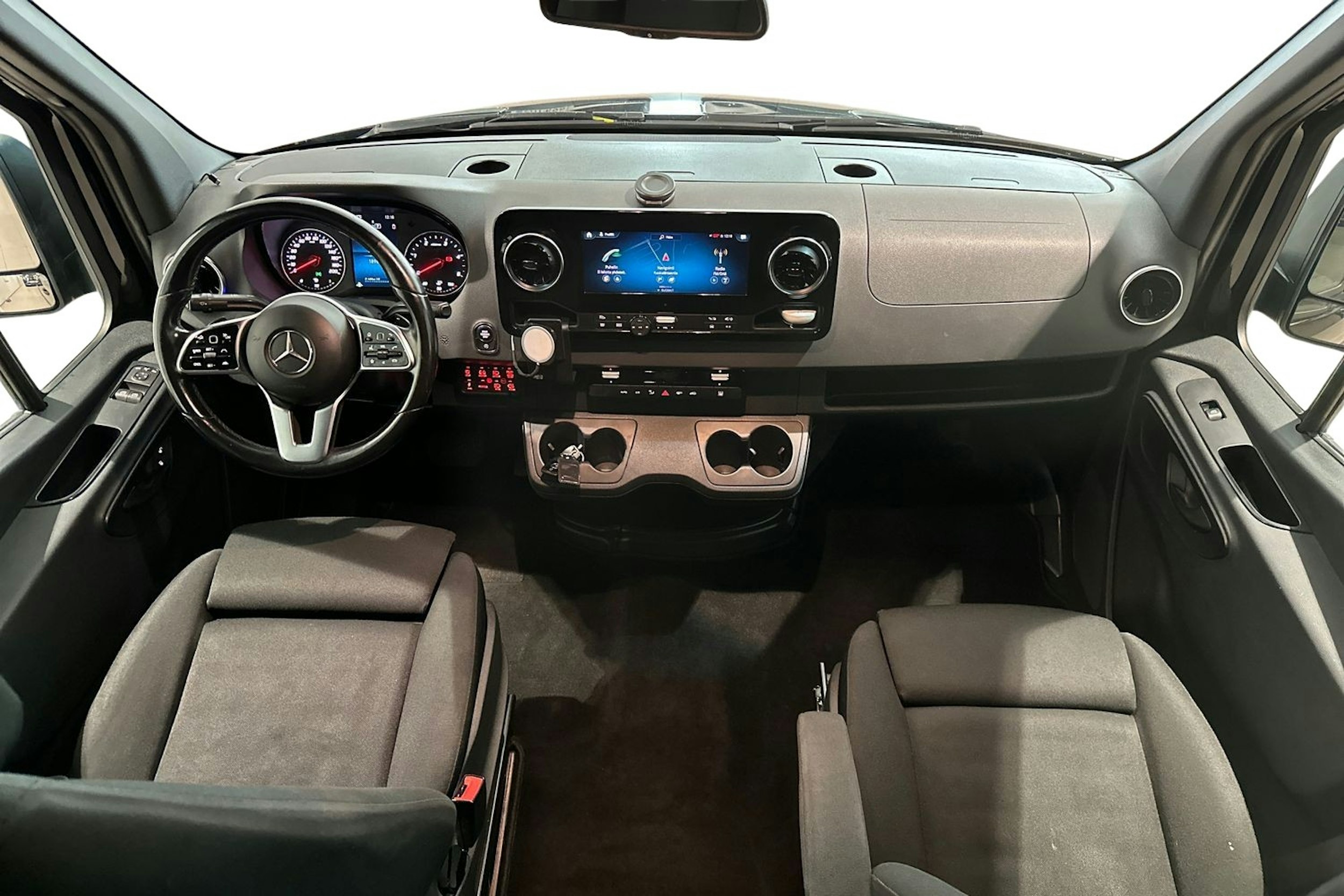 Musta Mercedes-Benz SPRINTER 2020 kuva 9.