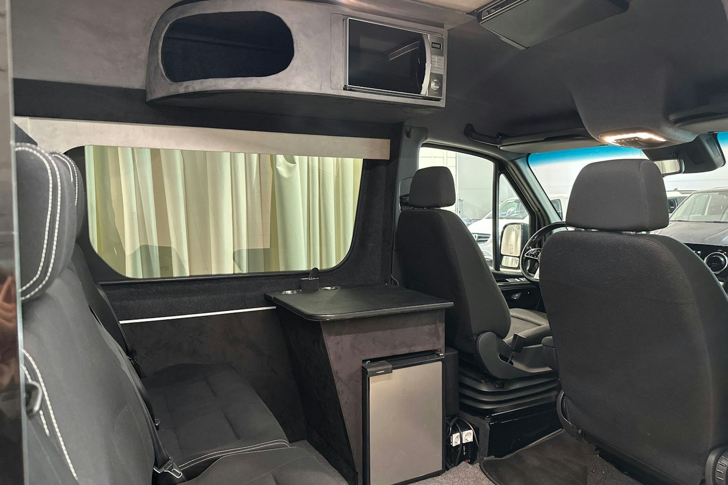 Musta Mercedes-Benz SPRINTER 2020 kuva 14.