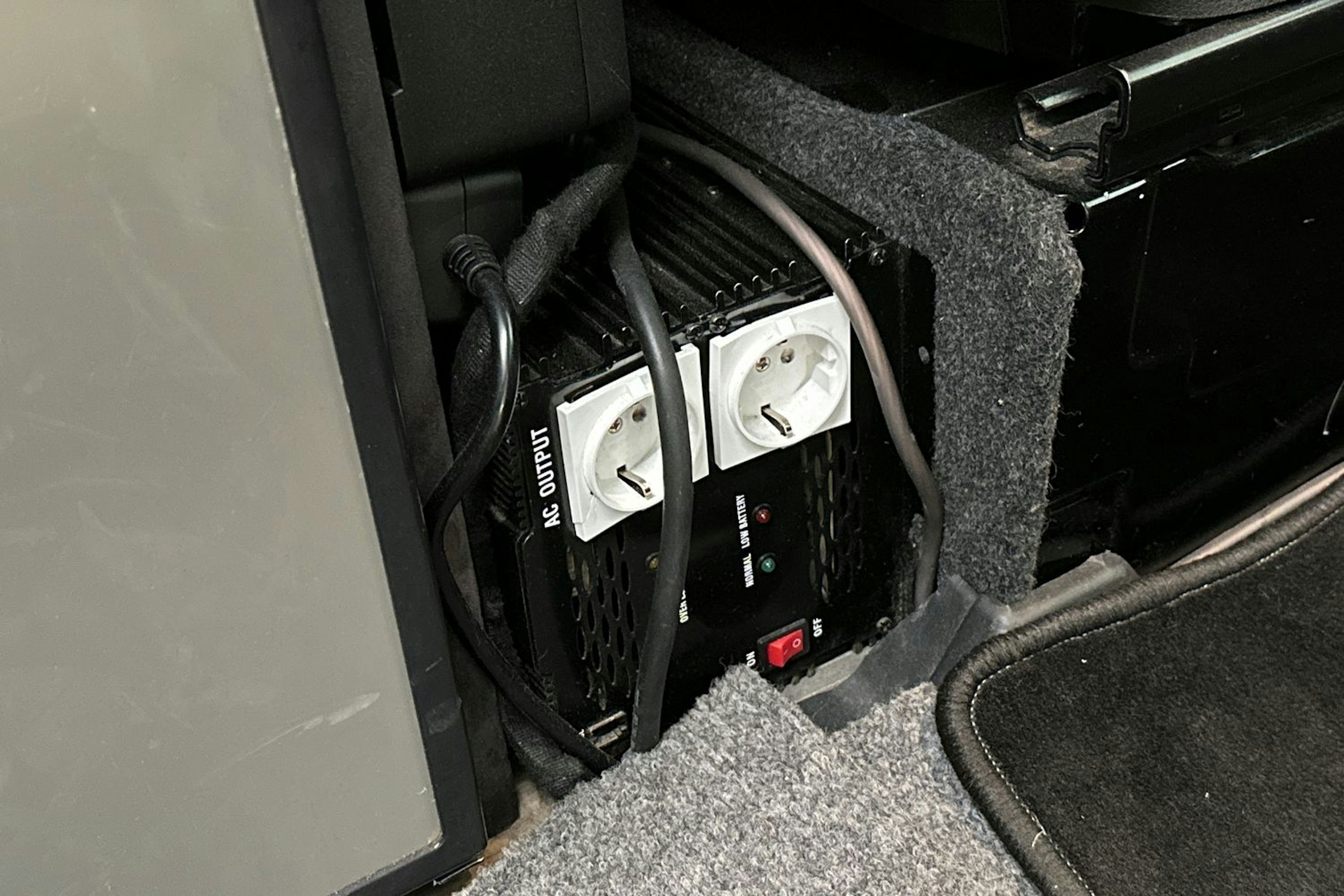 Musta Mercedes-Benz SPRINTER 2020 kuva 19.