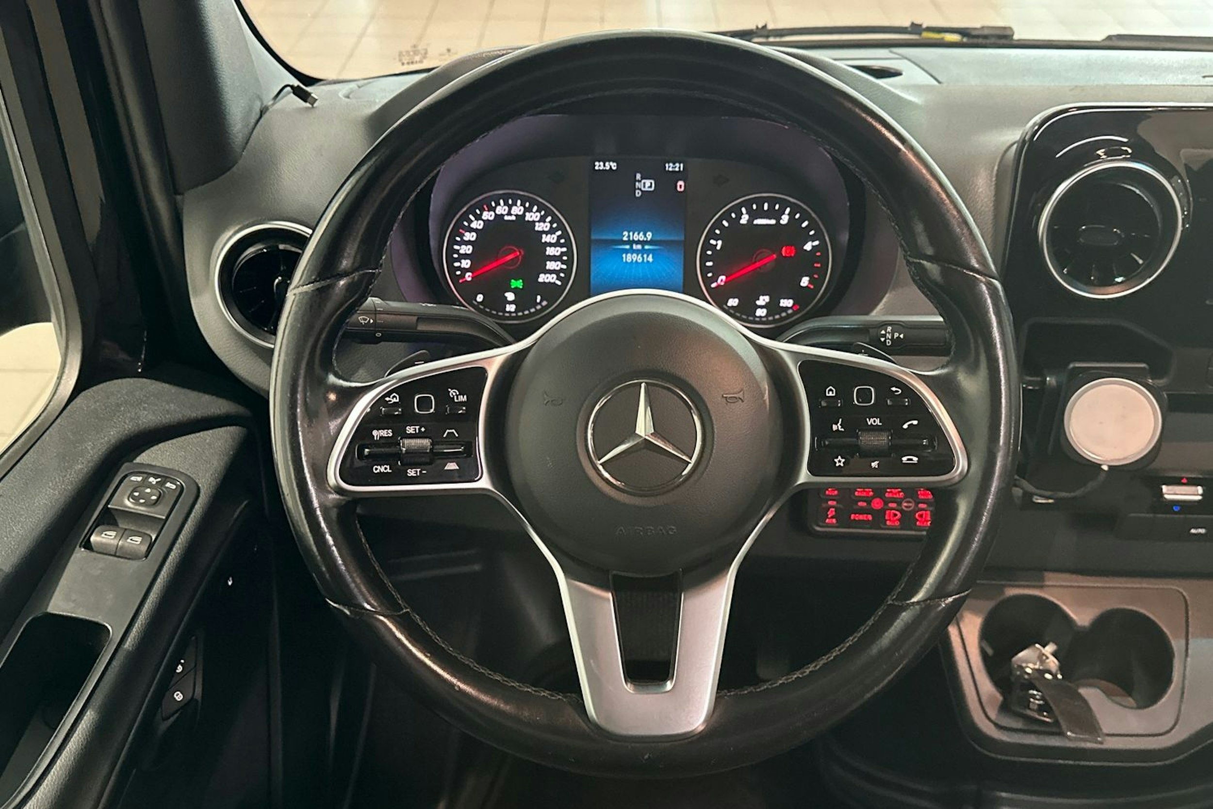 Musta Mercedes-Benz SPRINTER 2020 kuva 20.