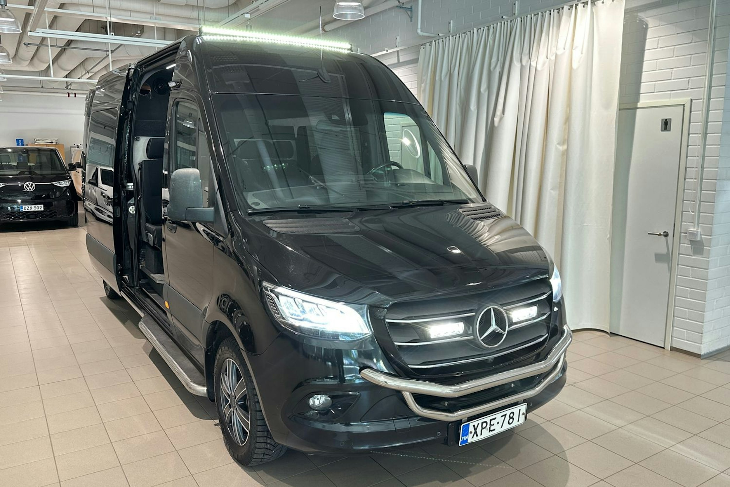 Musta Mercedes-Benz SPRINTER 2020 kuva 38.