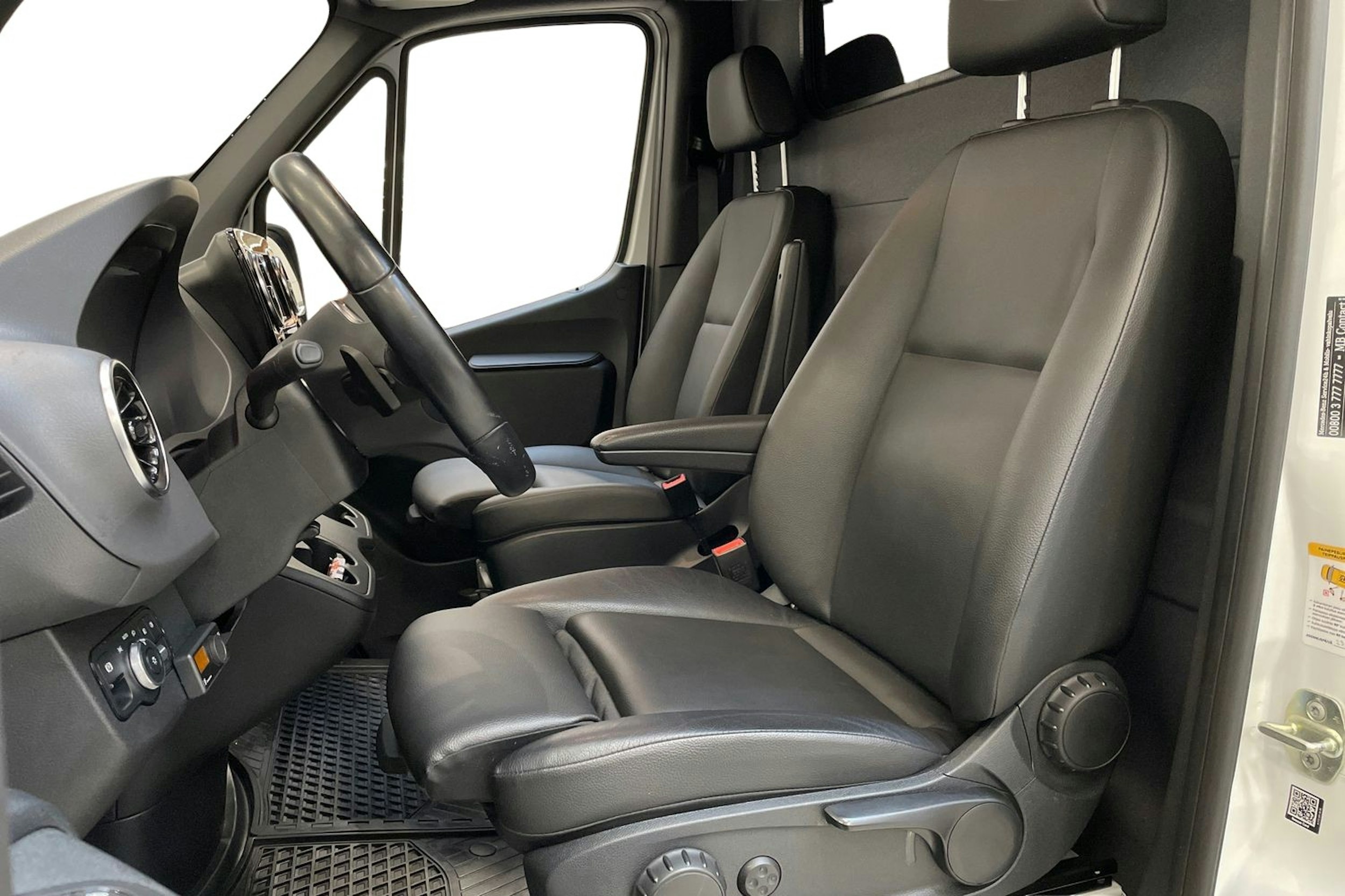 valkoinen Mercedes-Benz Sprinter 2020 kuva 7.