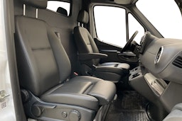 valkoinen Mercedes-Benz Sprinter 2020 kuva 8.