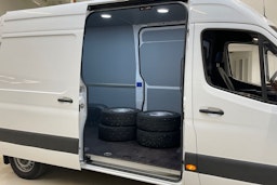 valkoinen Mercedes-Benz Sprinter 2020 kuva 10.