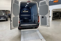 valkoinen Mercedes-Benz Sprinter 2020 kuva 12.