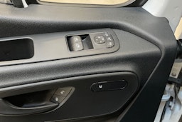 valkoinen Mercedes-Benz Sprinter 2020 kuva 16.