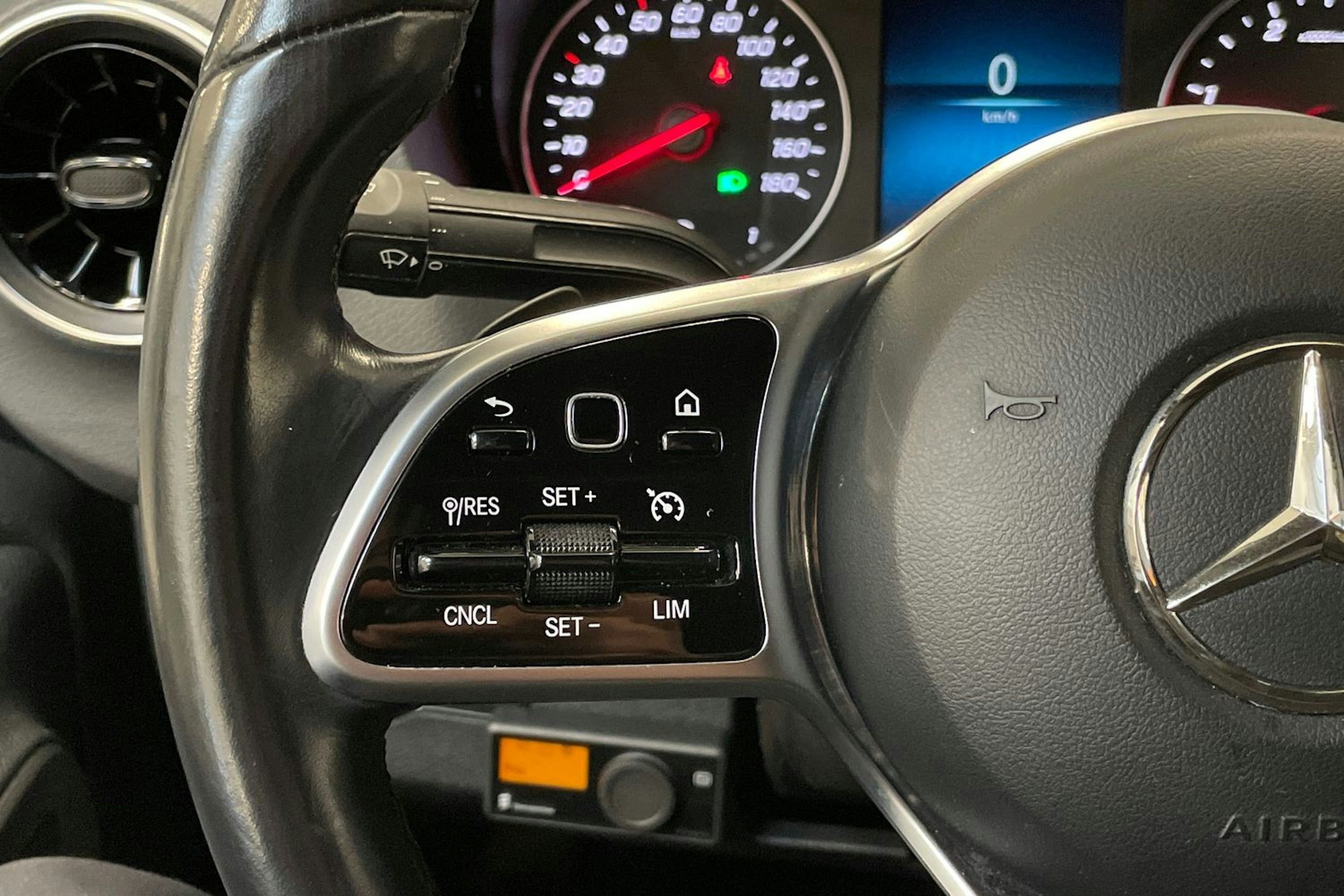 valkoinen Mercedes-Benz Sprinter 2020 kuva 18.
