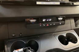 valkoinen Mercedes-Benz Sprinter 2020 kuva 21.