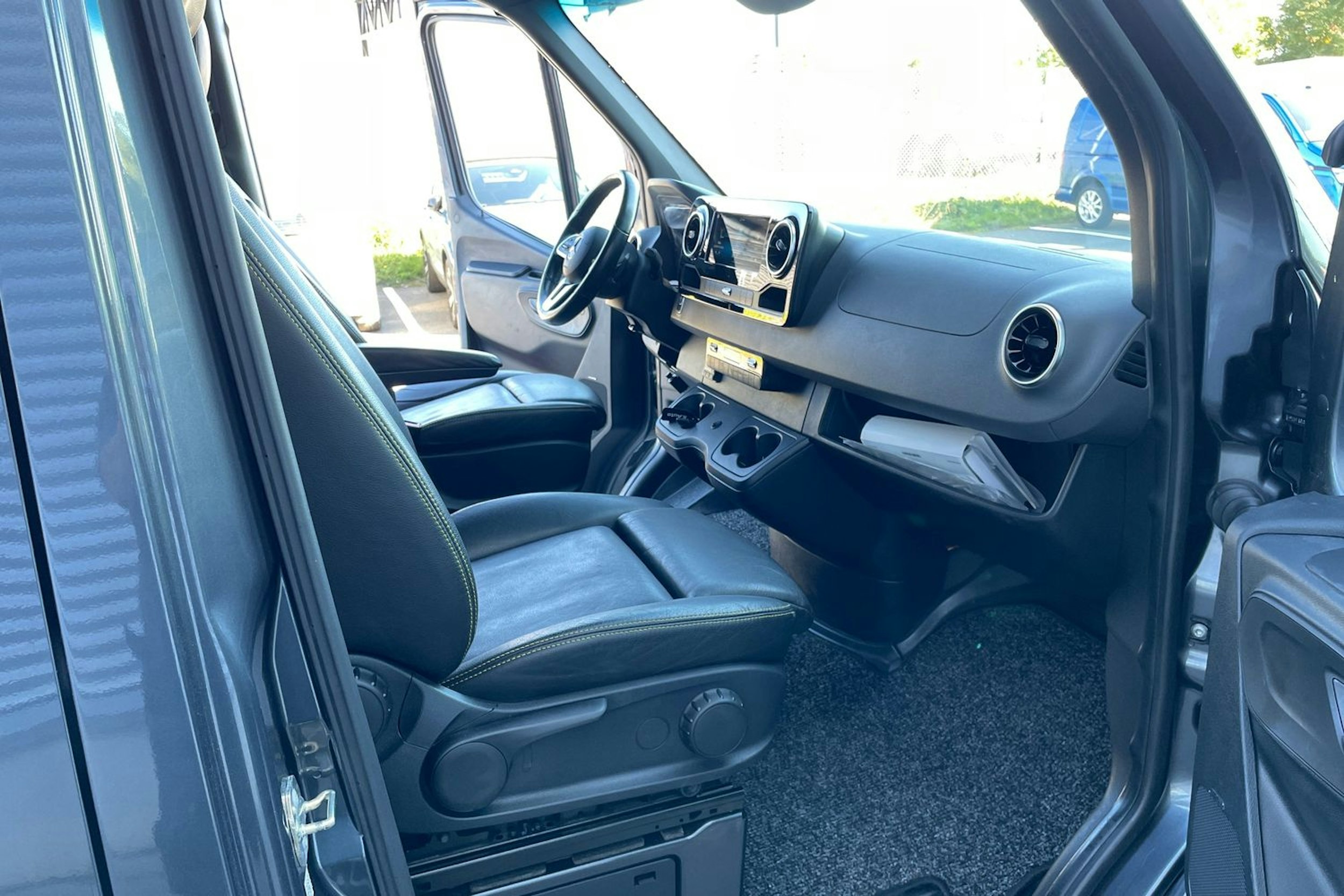 Harmaa Mercedes-Benz SPRINTER 2020 kuva 31.
