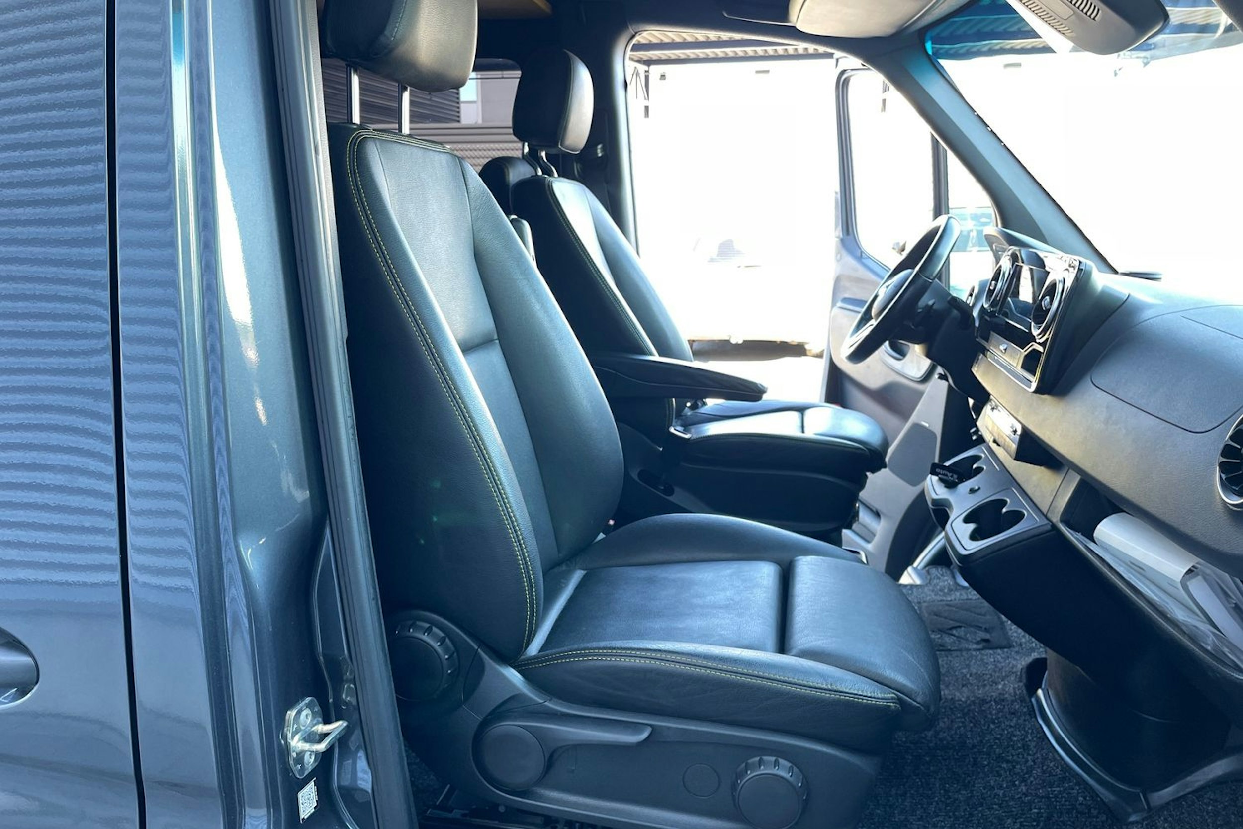 Harmaa Mercedes-Benz SPRINTER 2020 kuva 32.
