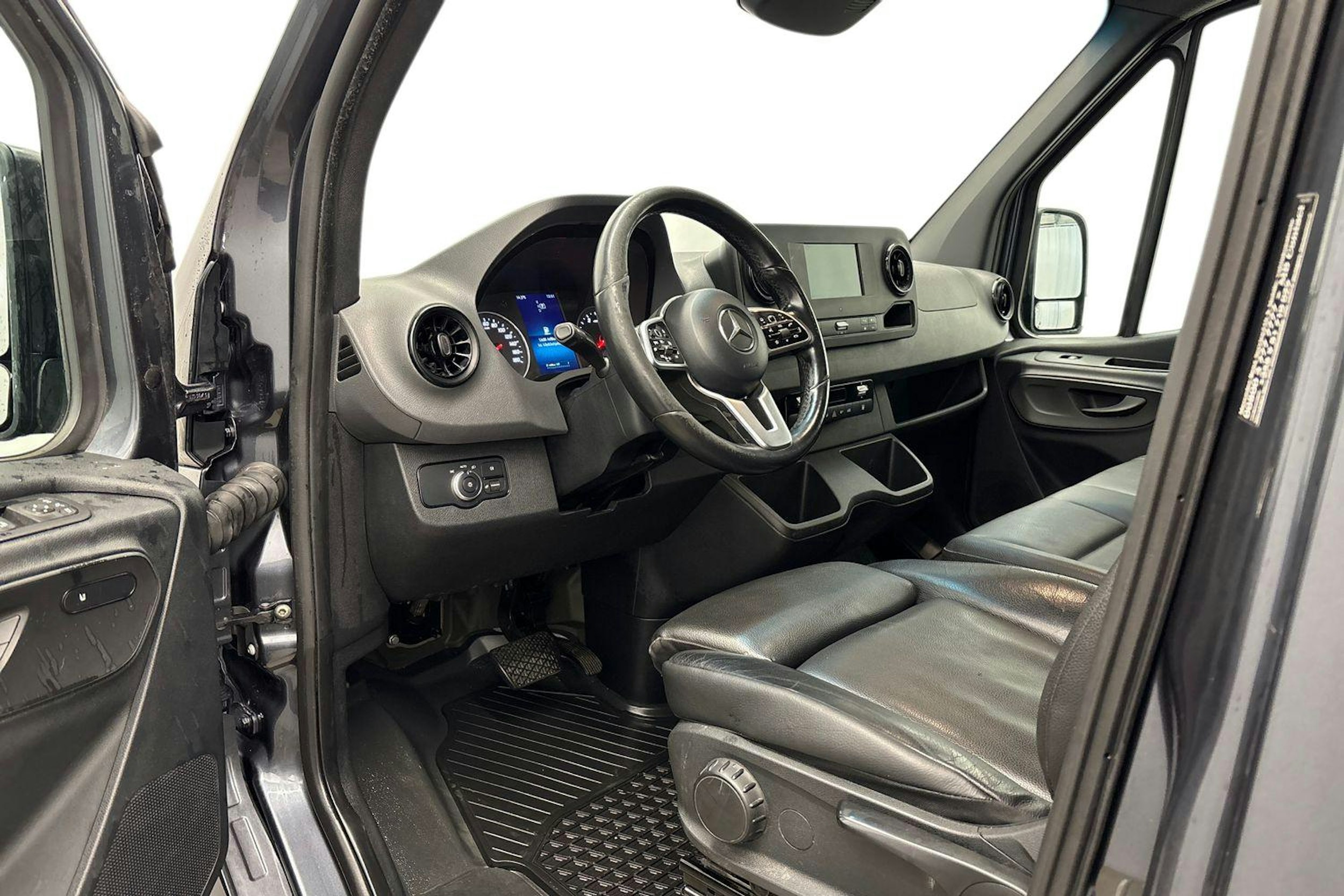 harmaa Mercedes-Benz Sprinter 2020 kuva 8.