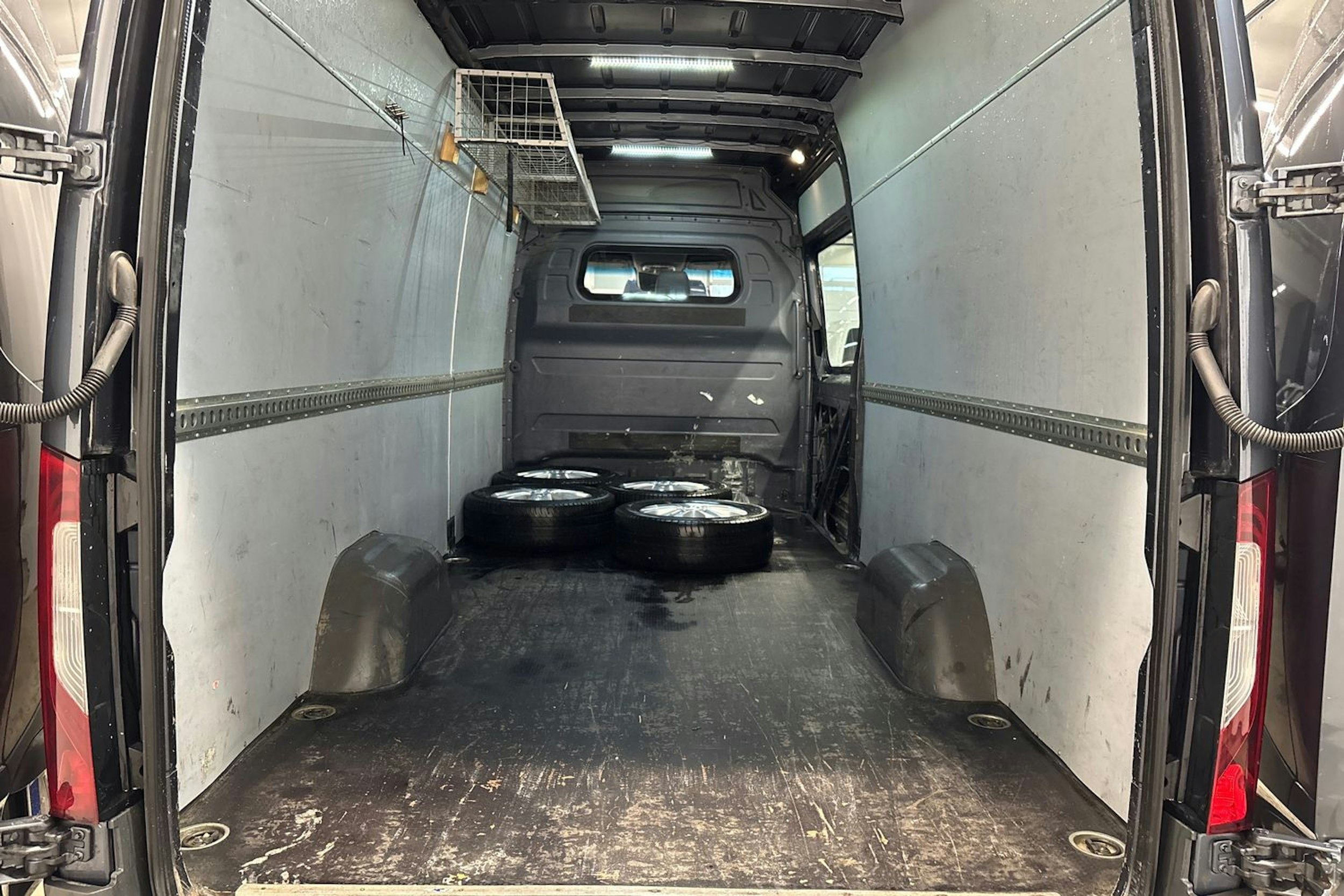 harmaa Mercedes-Benz Sprinter 2020 kuva 21.