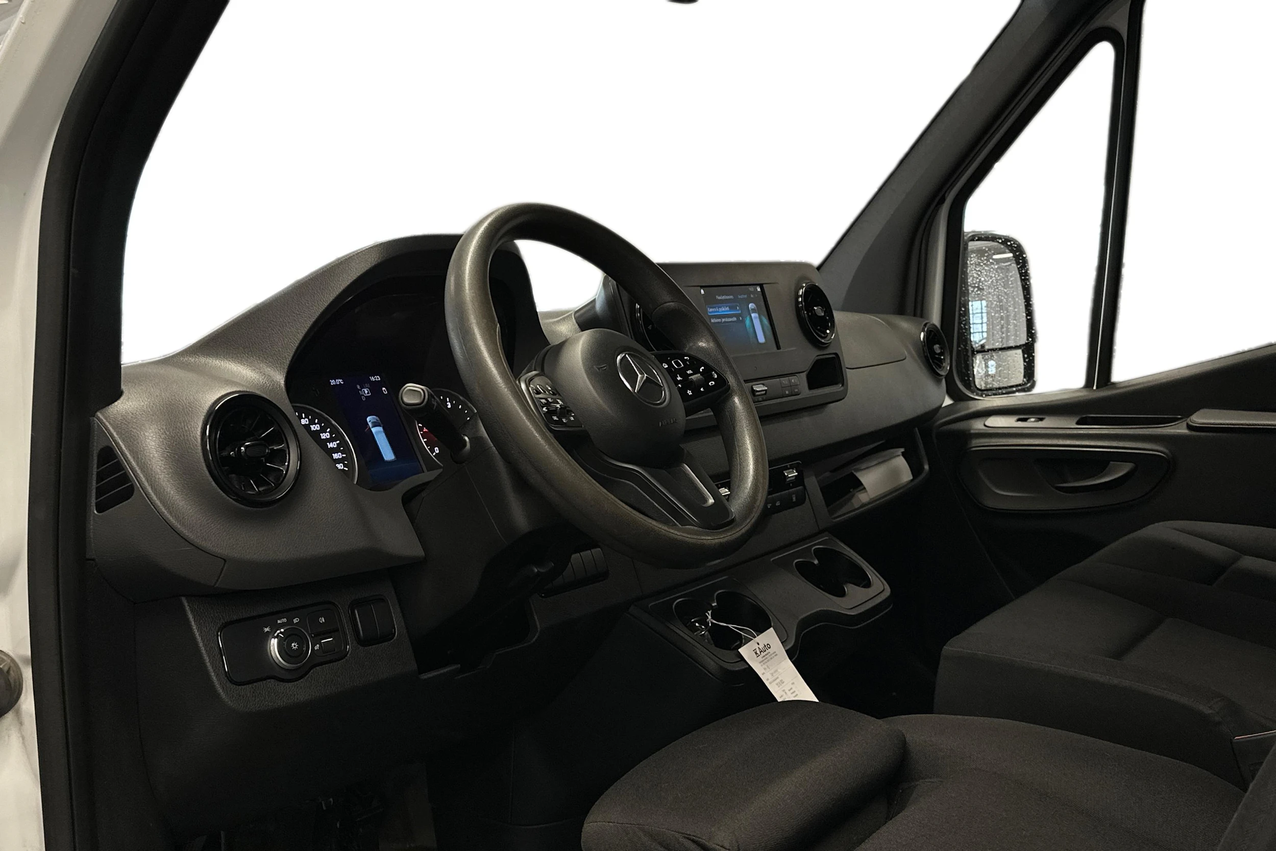 valkoinen Mercedes-Benz Sprinter 2021 kuva 3.