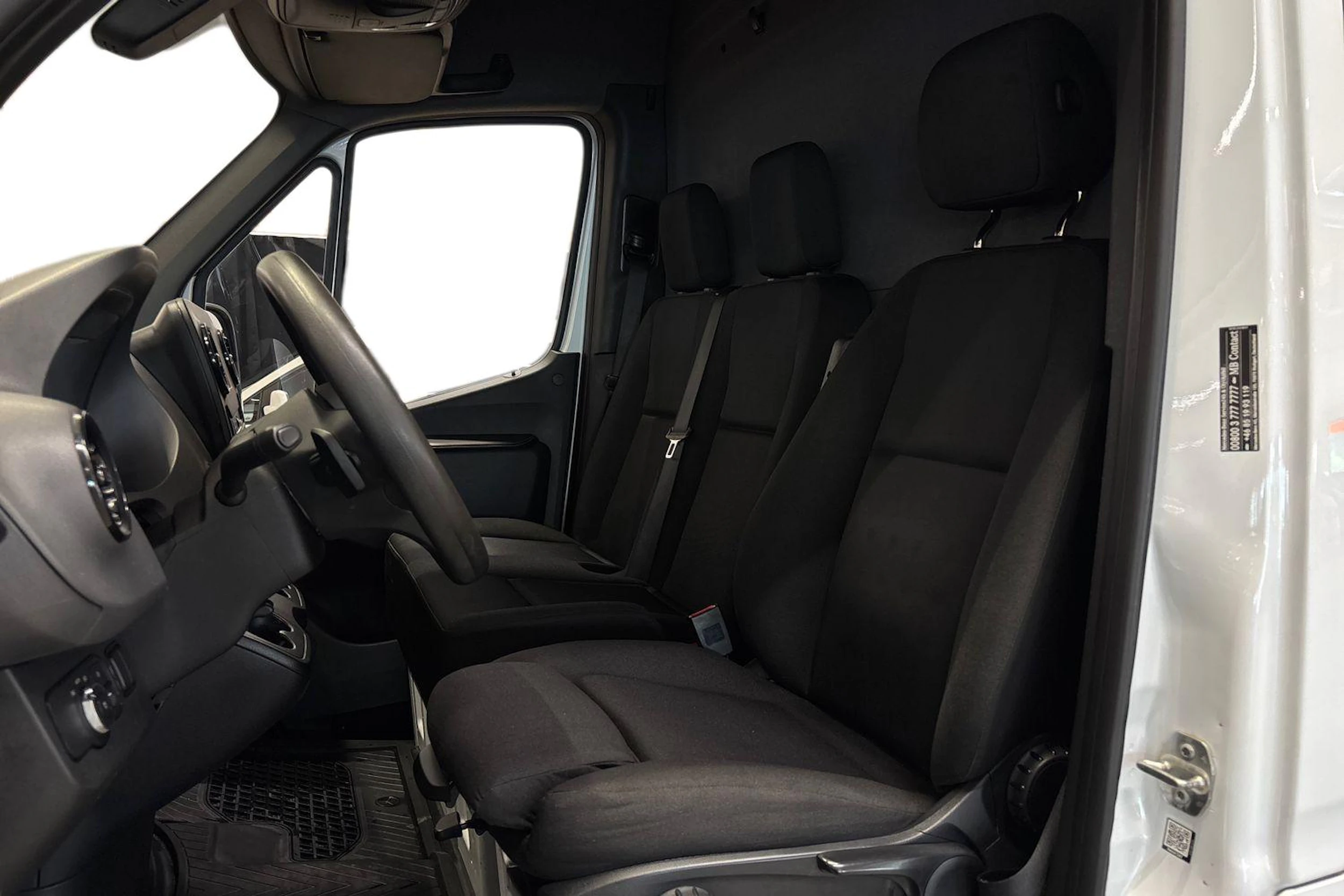 valkoinen Mercedes-Benz Sprinter 2021 kuva 8.