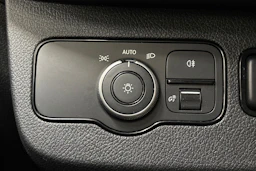 valkoinen Mercedes-Benz Sprinter 2021 kuva 15.