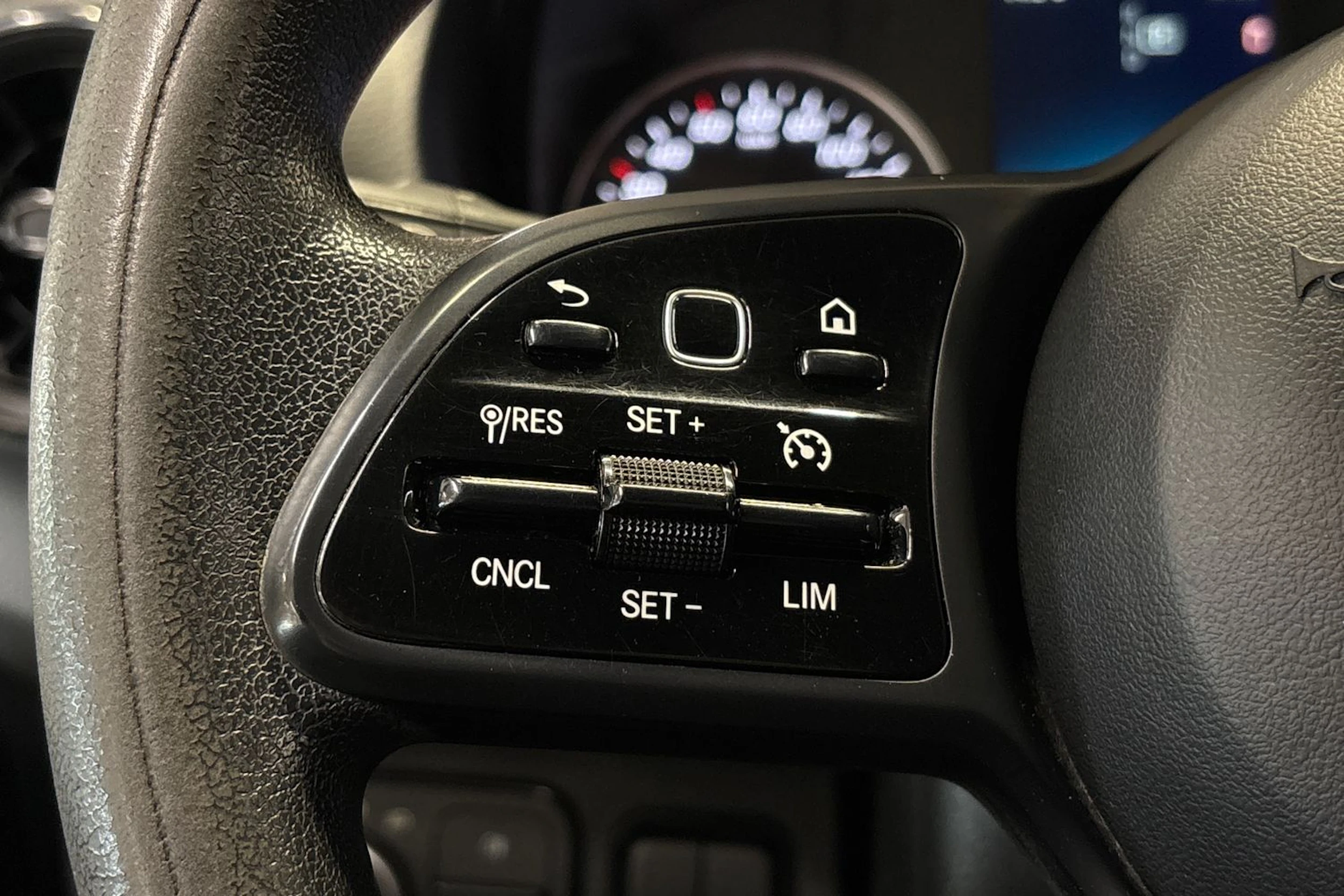 valkoinen Mercedes-Benz Sprinter 2021 kuva 16.