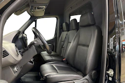 musta Mercedes-Benz Sprinter 2021 kuva 7.