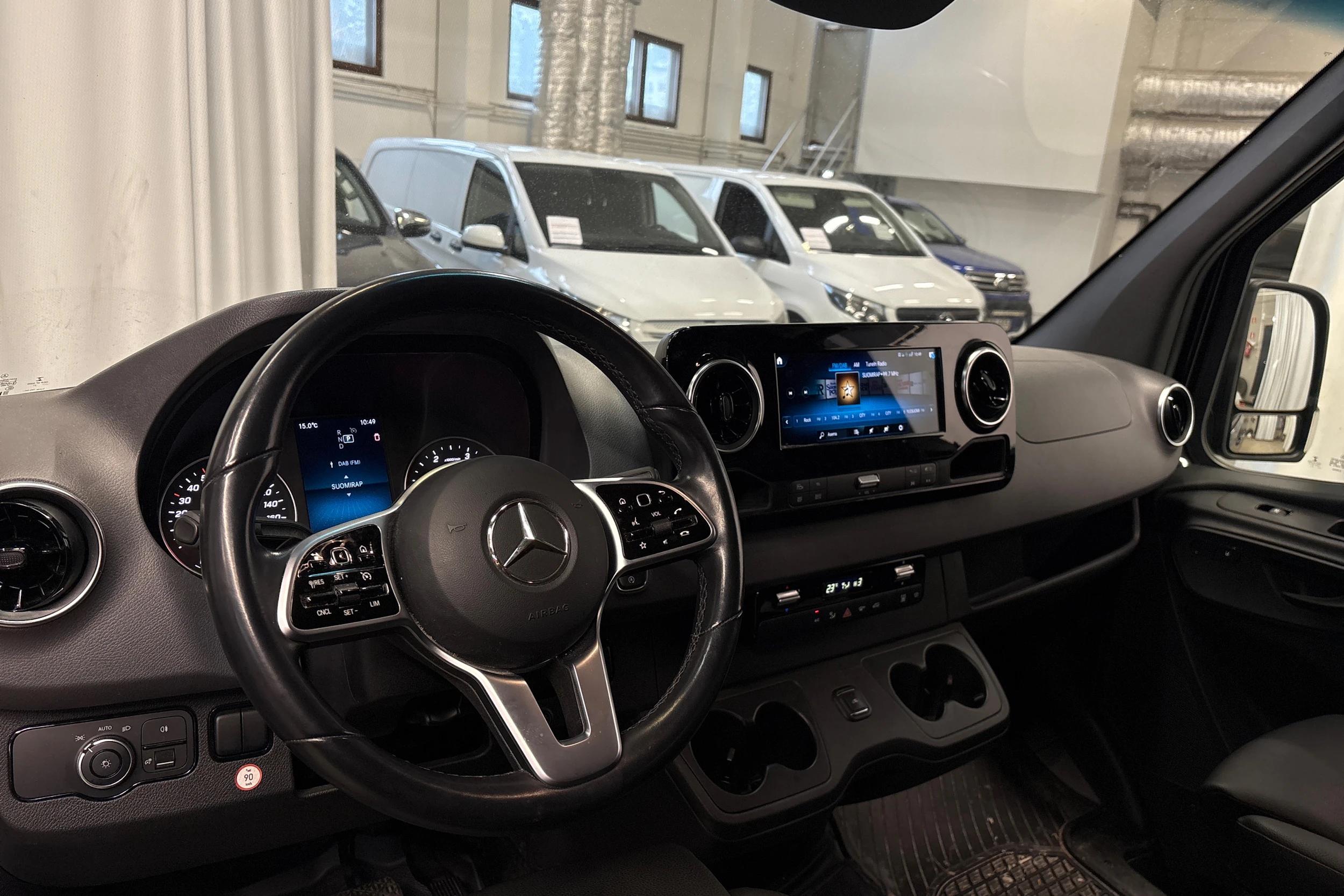 musta Mercedes-Benz Sprinter 2021 kuva 4.