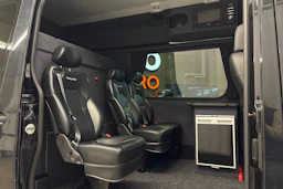 musta Mercedes-Benz Sprinter 2021 kuva 6.