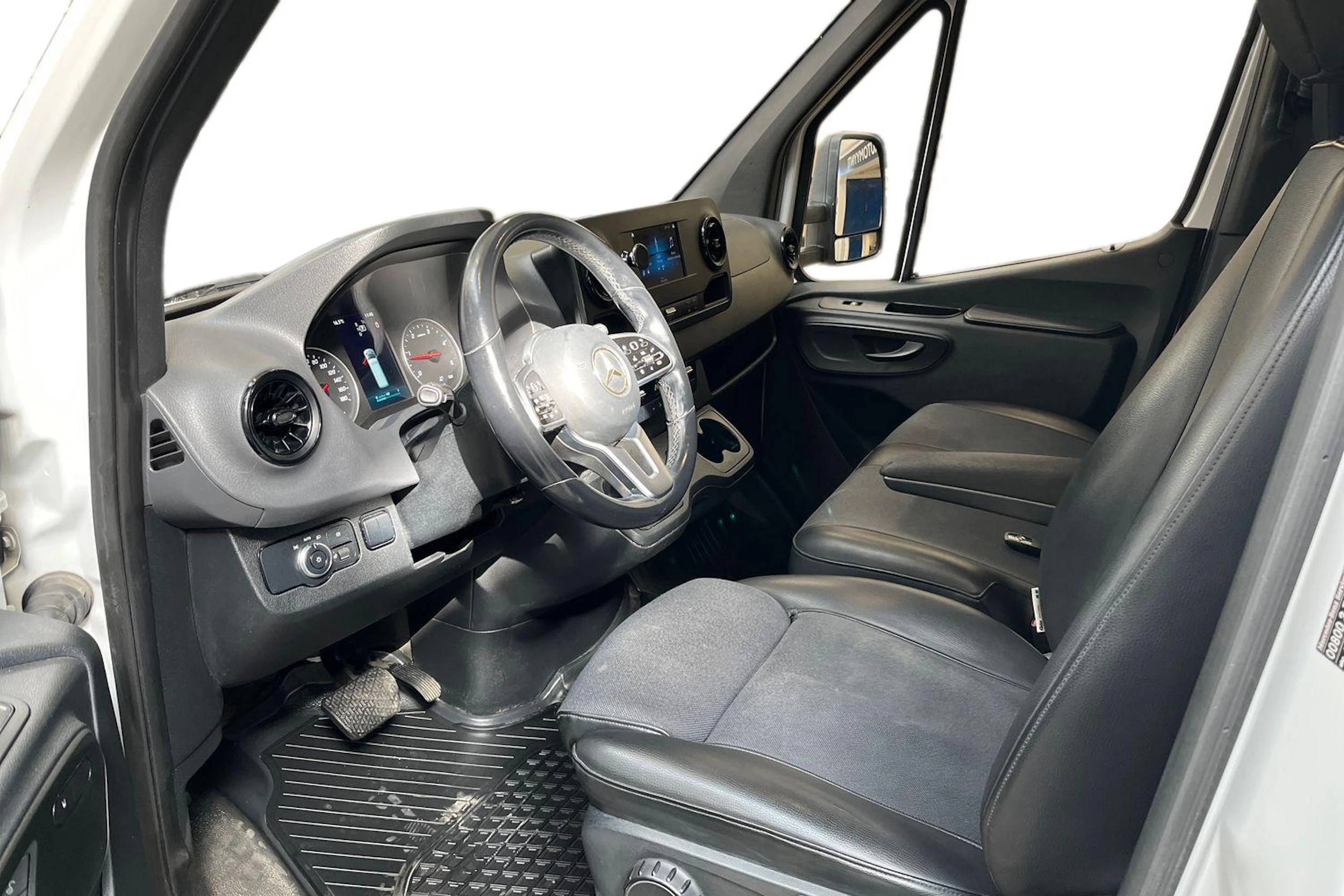 sininen Mercedes-Benz Sprinter 2021 kuva 8.