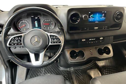 sininen Mercedes-Benz Sprinter 2021 kuva 9.
