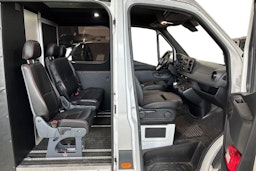 musta Mercedes-Benz Sprinter 2021 kuva 3.