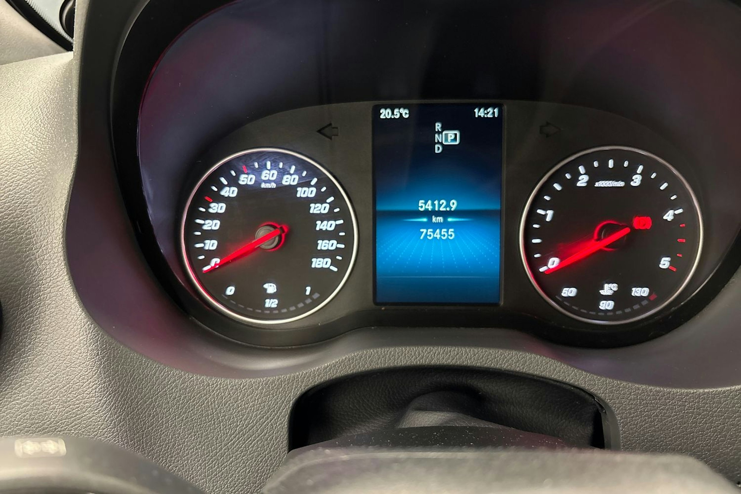 hopea Mercedes-Benz Sprinter 2021 kuva 30.