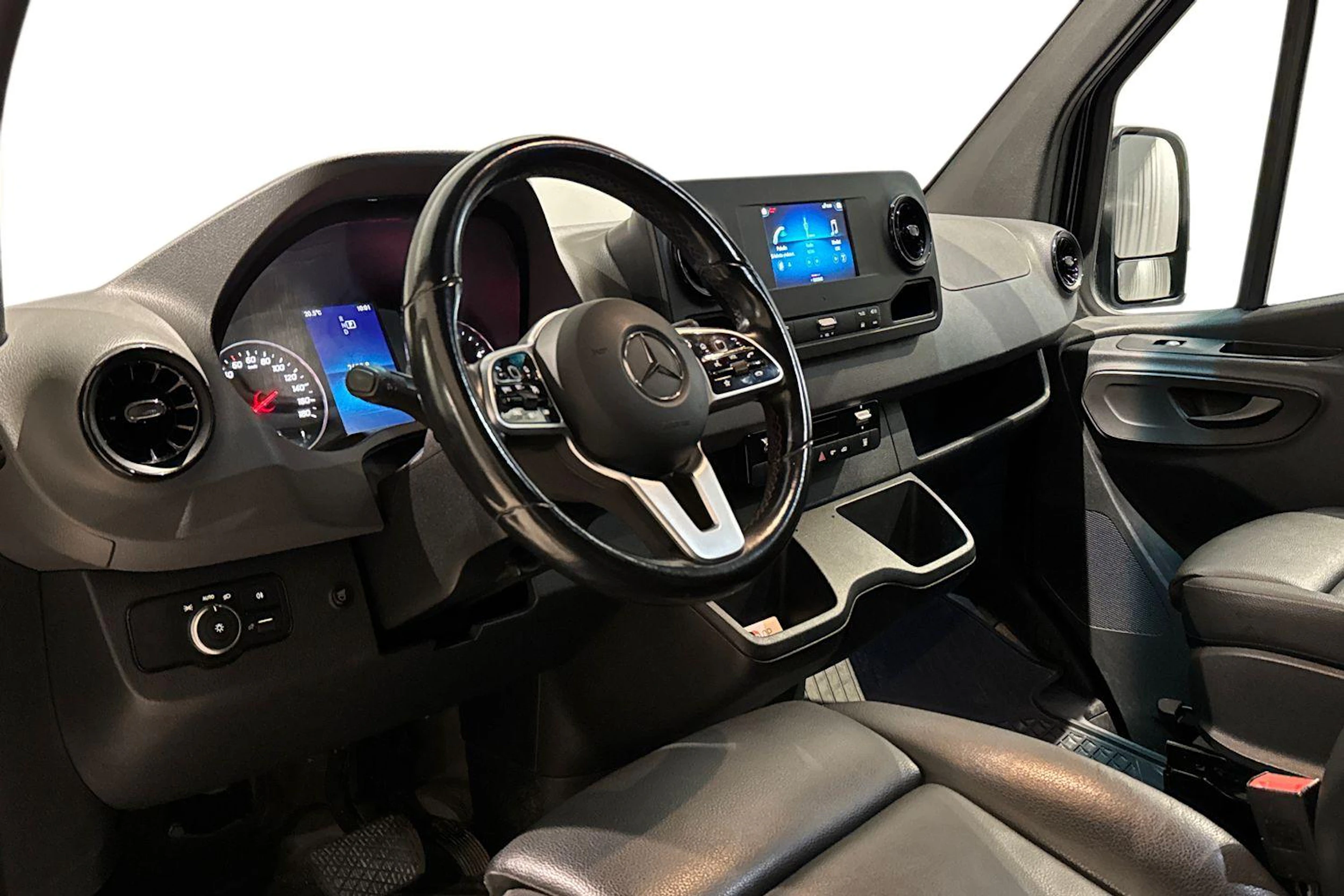 musta Mercedes-Benz Sprinter 2021 kuva 8.