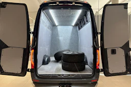 musta Mercedes-Benz Sprinter 2021 kuva 15.