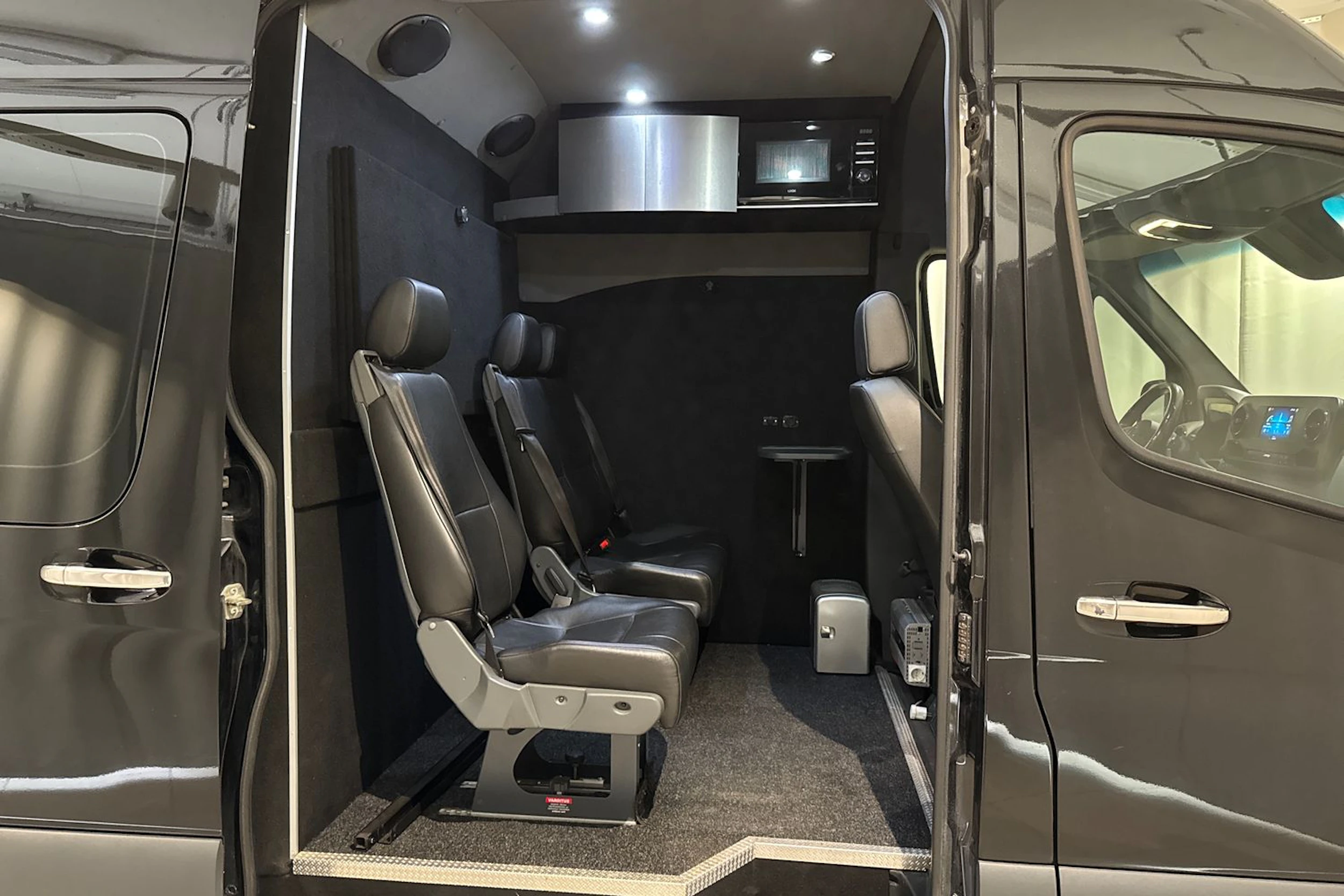 musta Mercedes-Benz Sprinter 2021 kuva 16.
