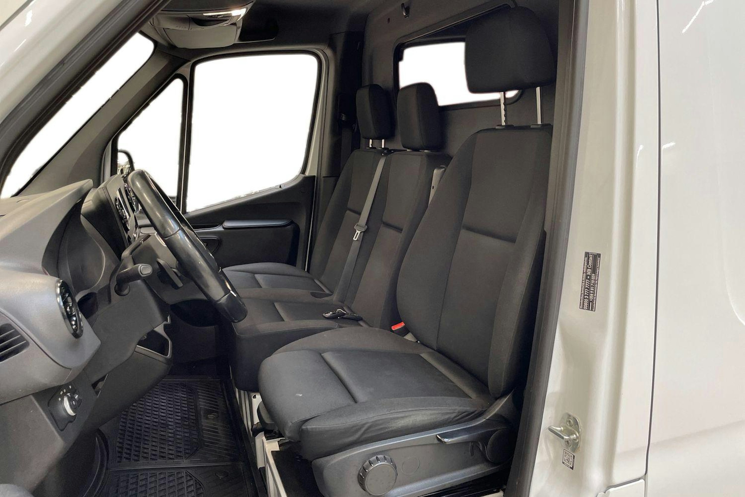 valkoinen Mercedes-Benz Sprinter 2021 kuva 7.