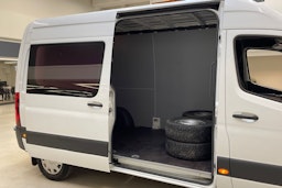 valkoinen Mercedes-Benz Sprinter 2021 kuva 12.