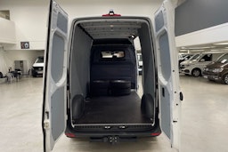 valkoinen Mercedes-Benz Sprinter 2021 kuva 14.