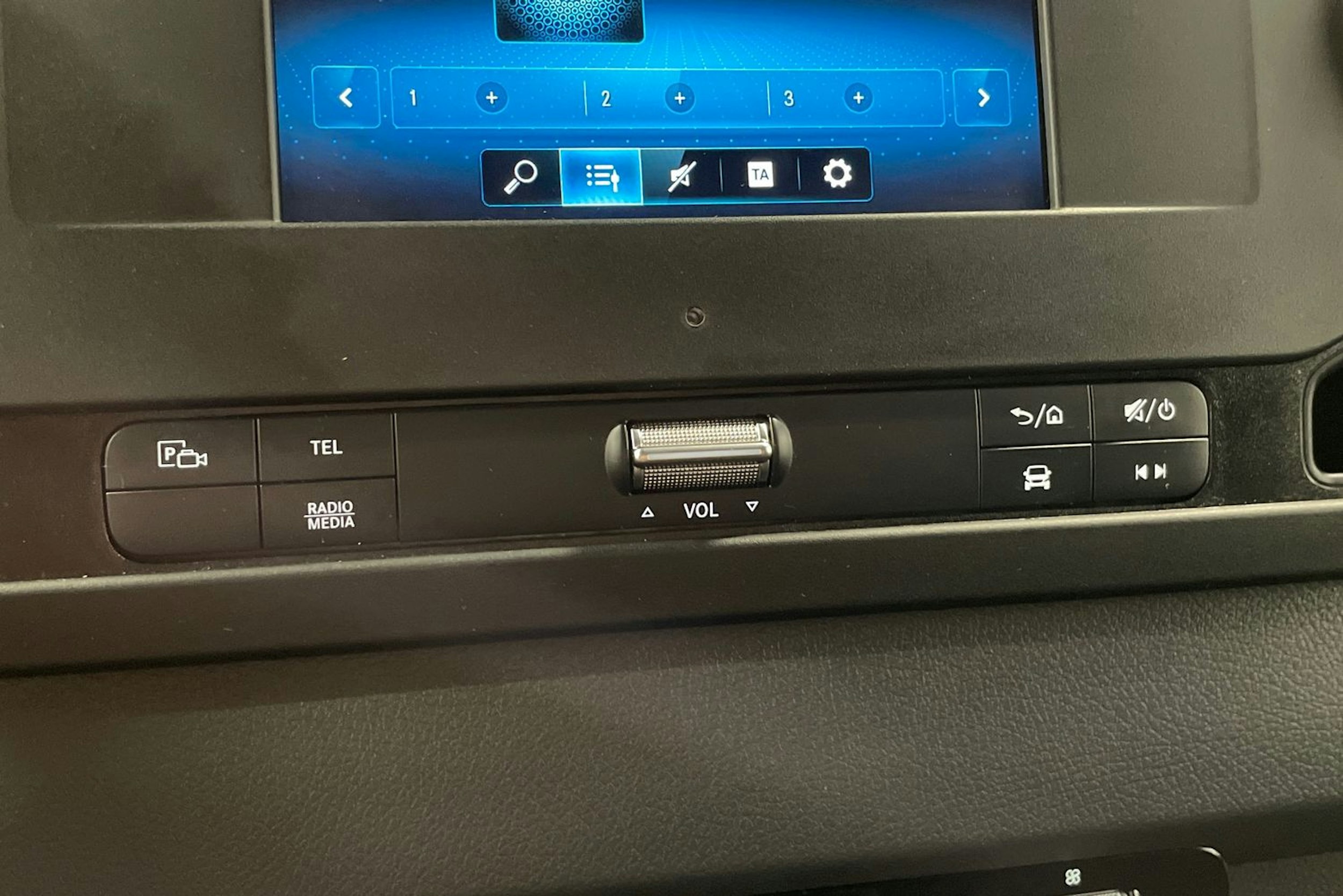 valkoinen Mercedes-Benz Sprinter 2021 kuva 24.