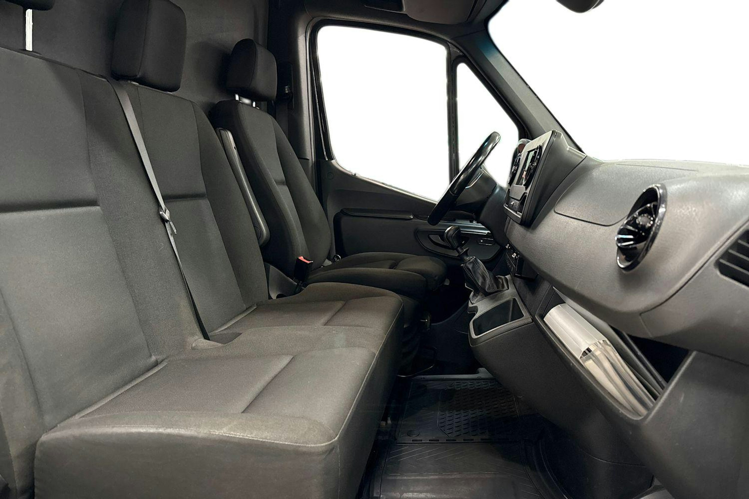 musta Mercedes-Benz Sprinter 2021 kuva 10.