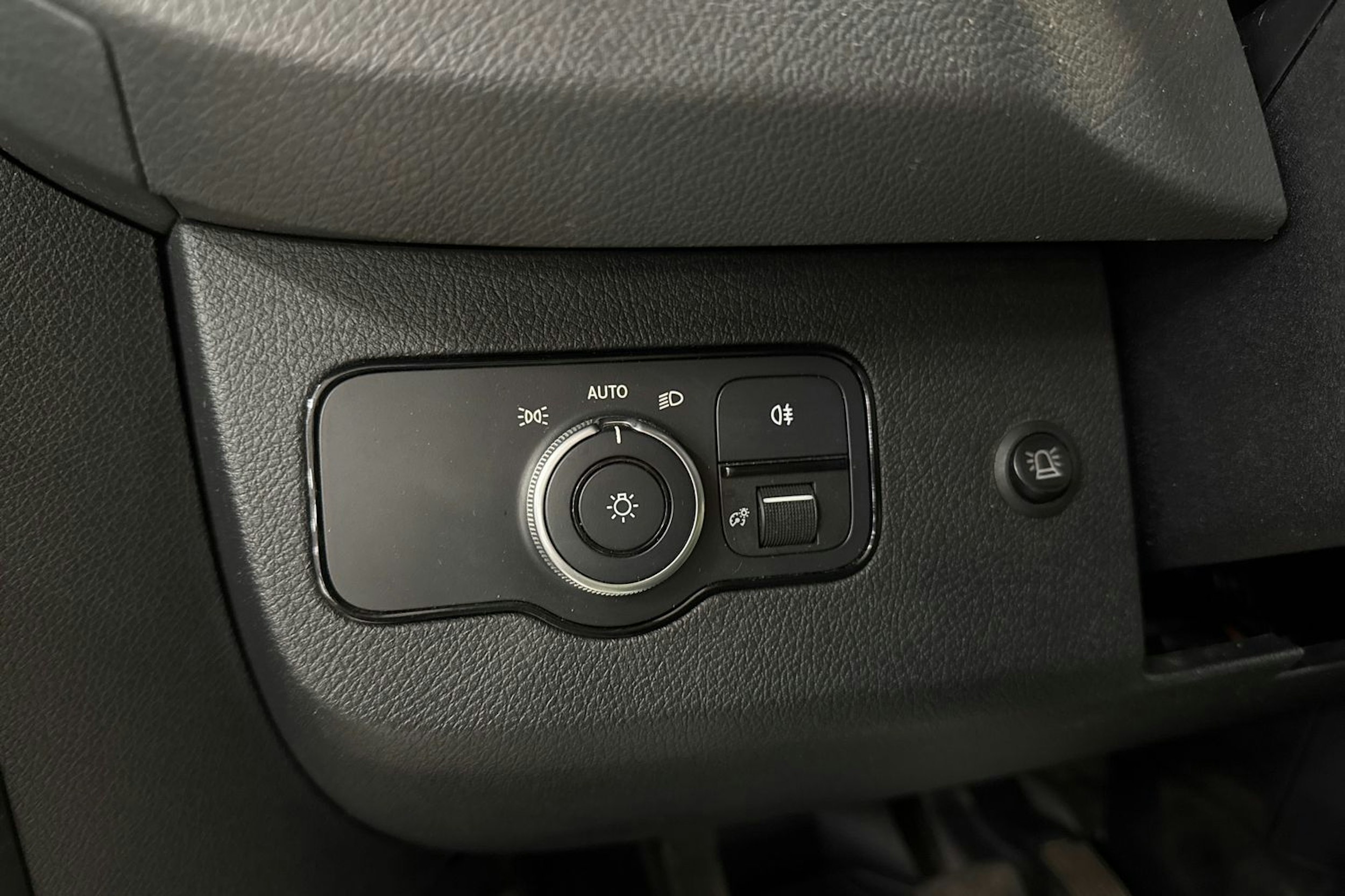 musta Mercedes-Benz Sprinter 2021 kuva 22.