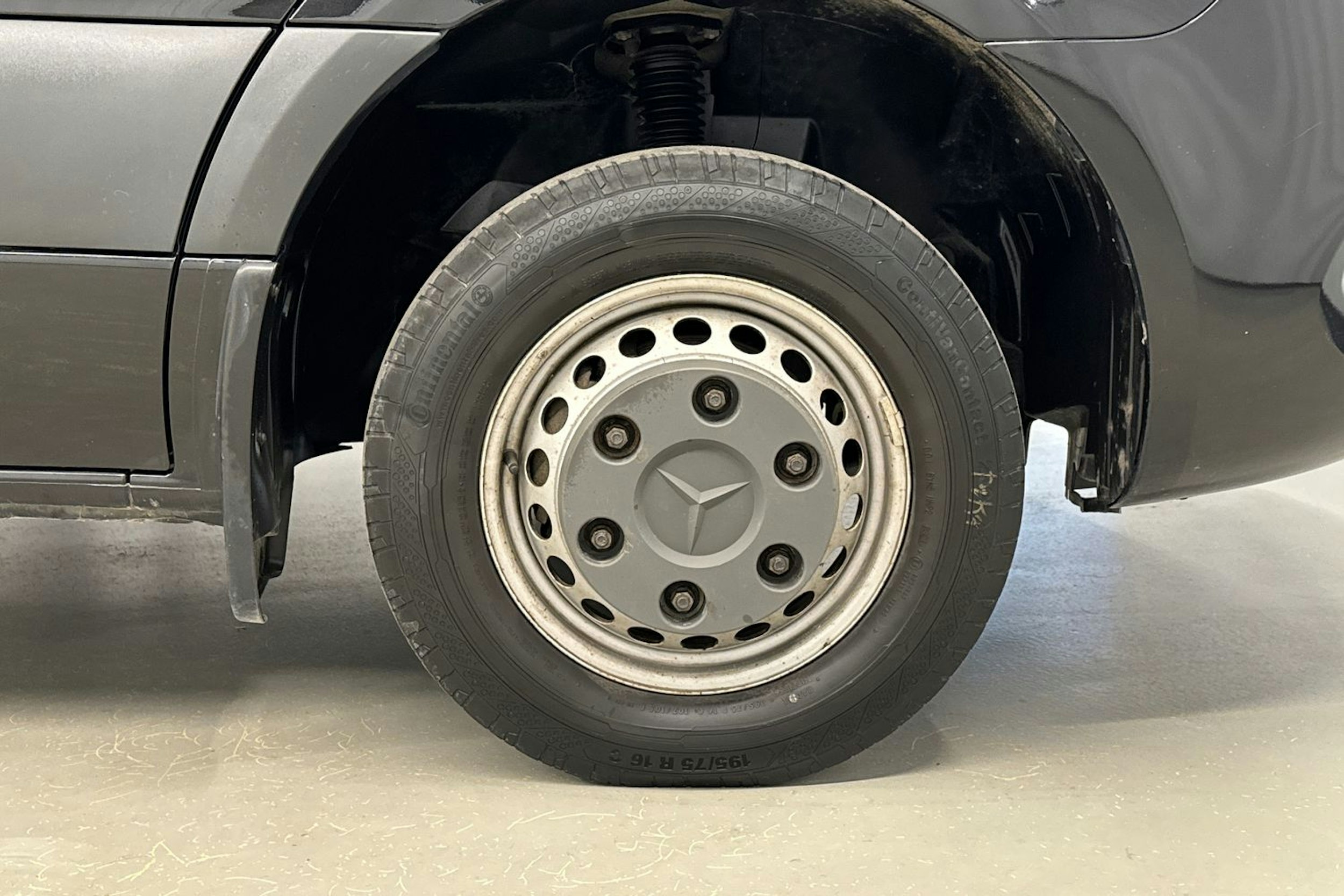 musta Mercedes-Benz Sprinter 2021 kuva 11.