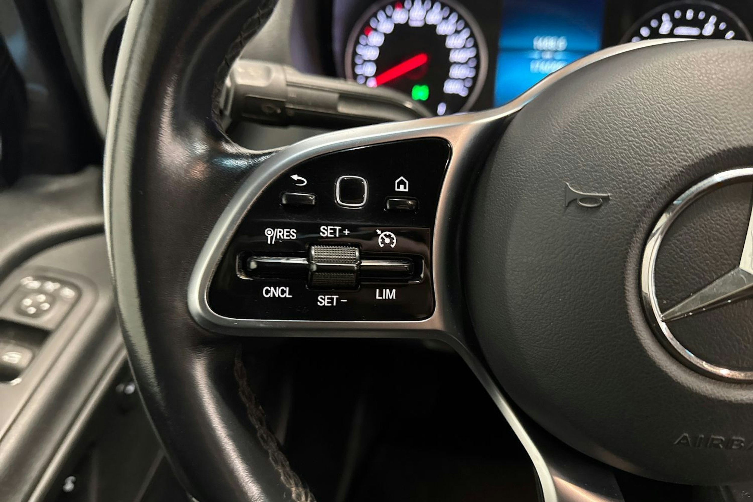 musta Mercedes-Benz Sprinter 2021 kuva 15.