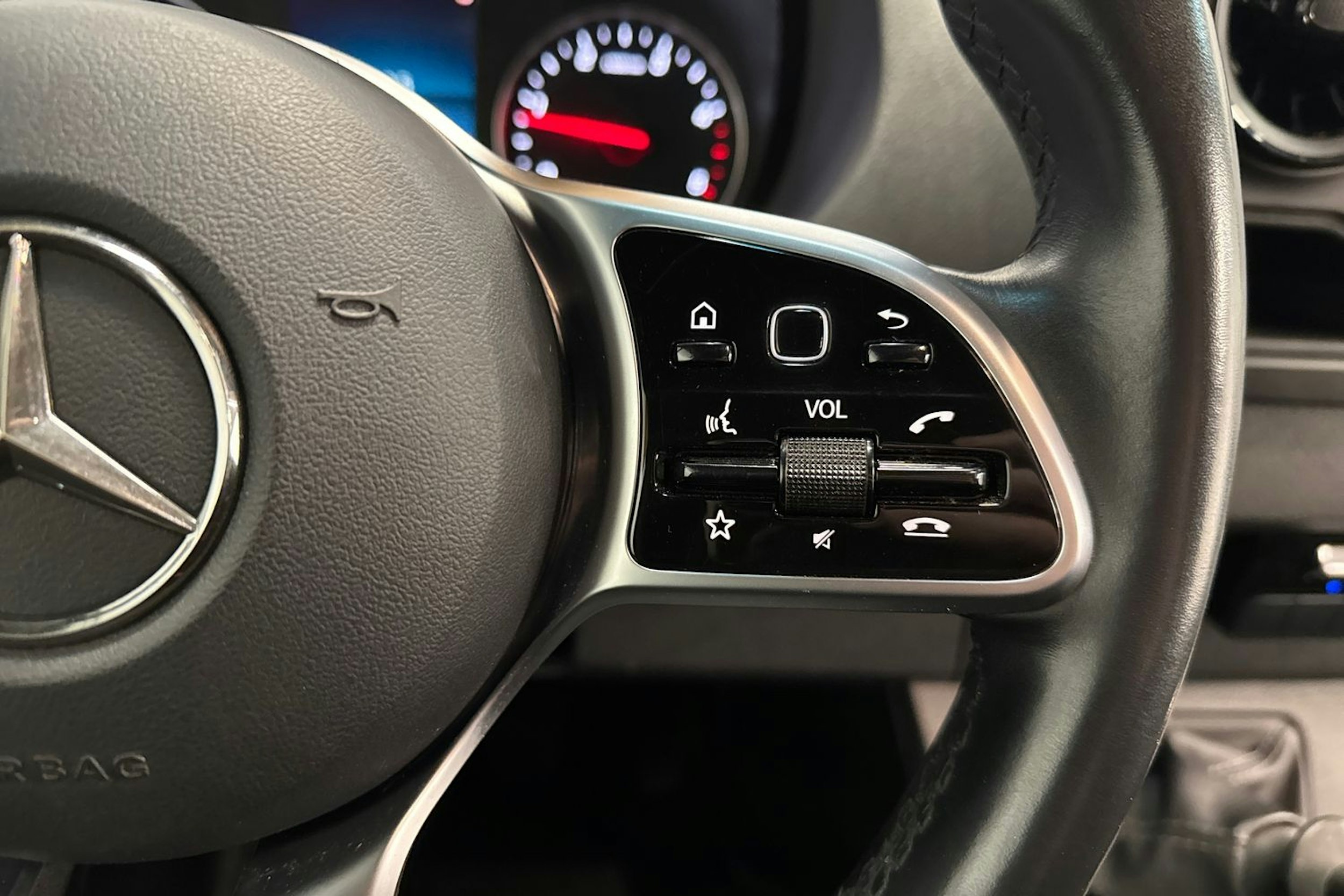 musta Mercedes-Benz Sprinter 2021 kuva 16.