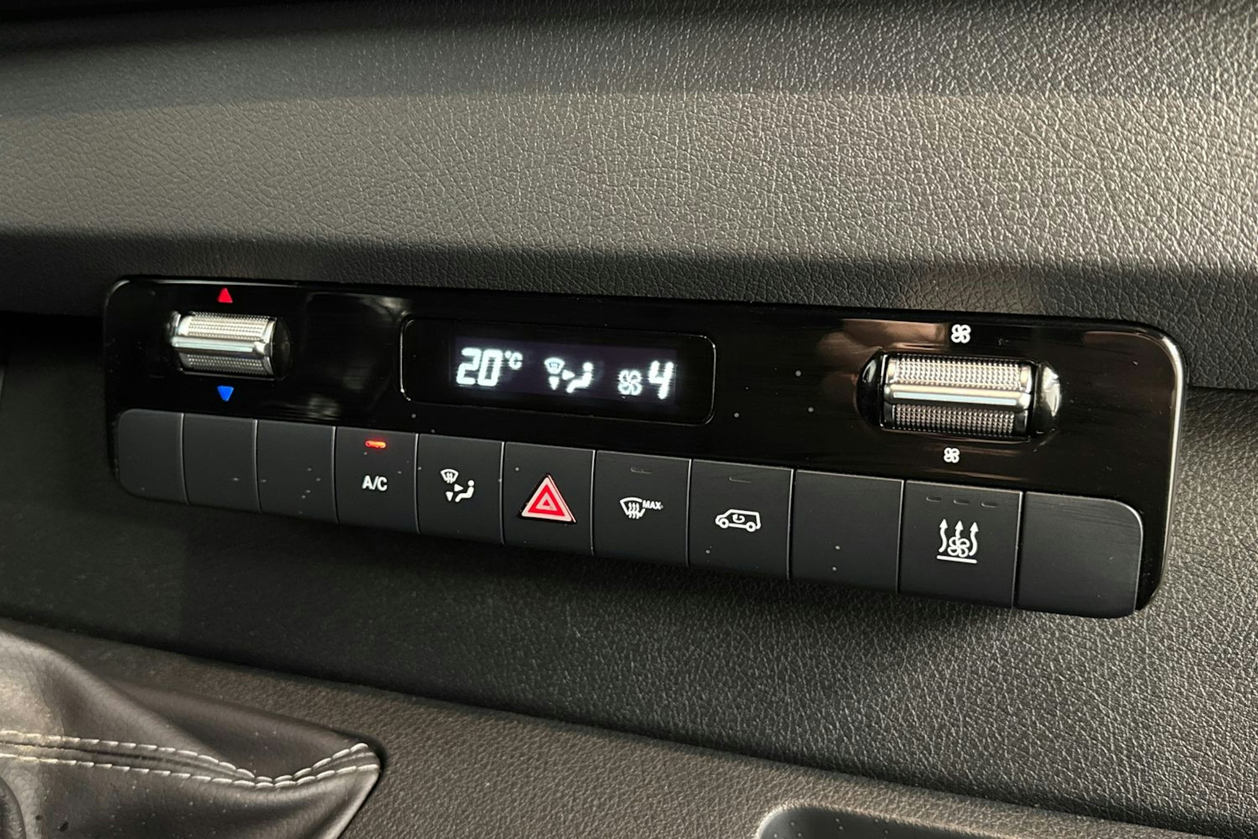 musta Mercedes-Benz Sprinter 2021 kuva 21.