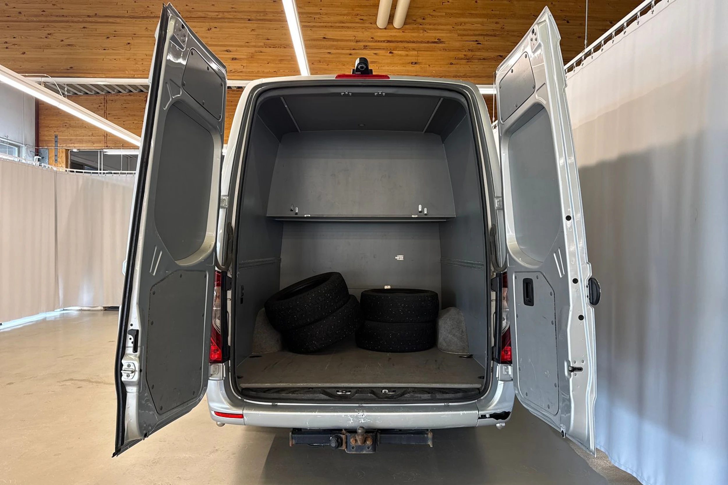 harmaa Mercedes-Benz Sprinter 2021 kuva 27.