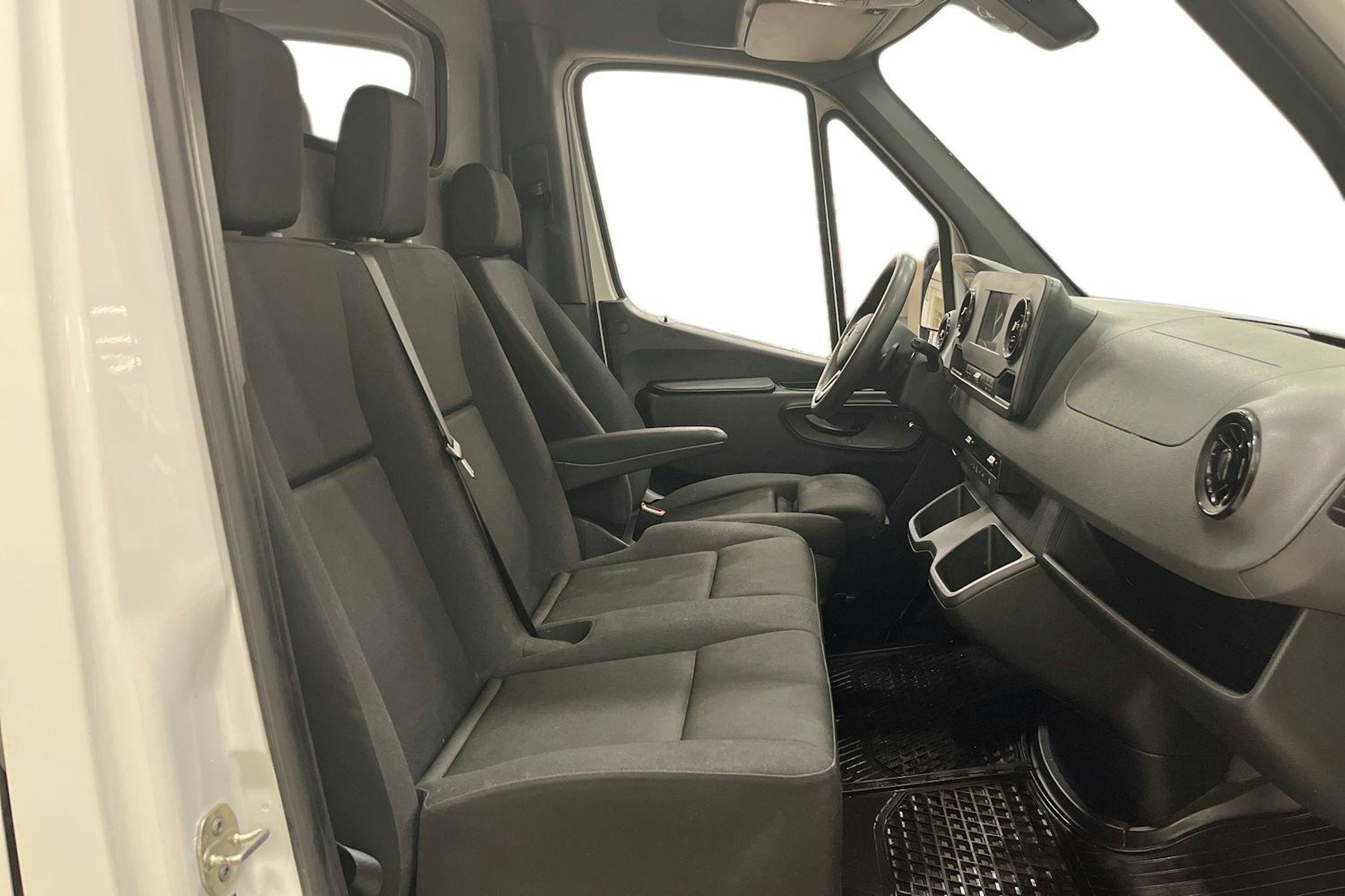 valkoinen Mercedes-Benz Sprinter 2021 kuva 10.