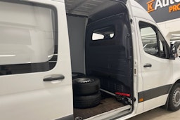 valkoinen Mercedes-Benz Sprinter 2021 kuva 14.