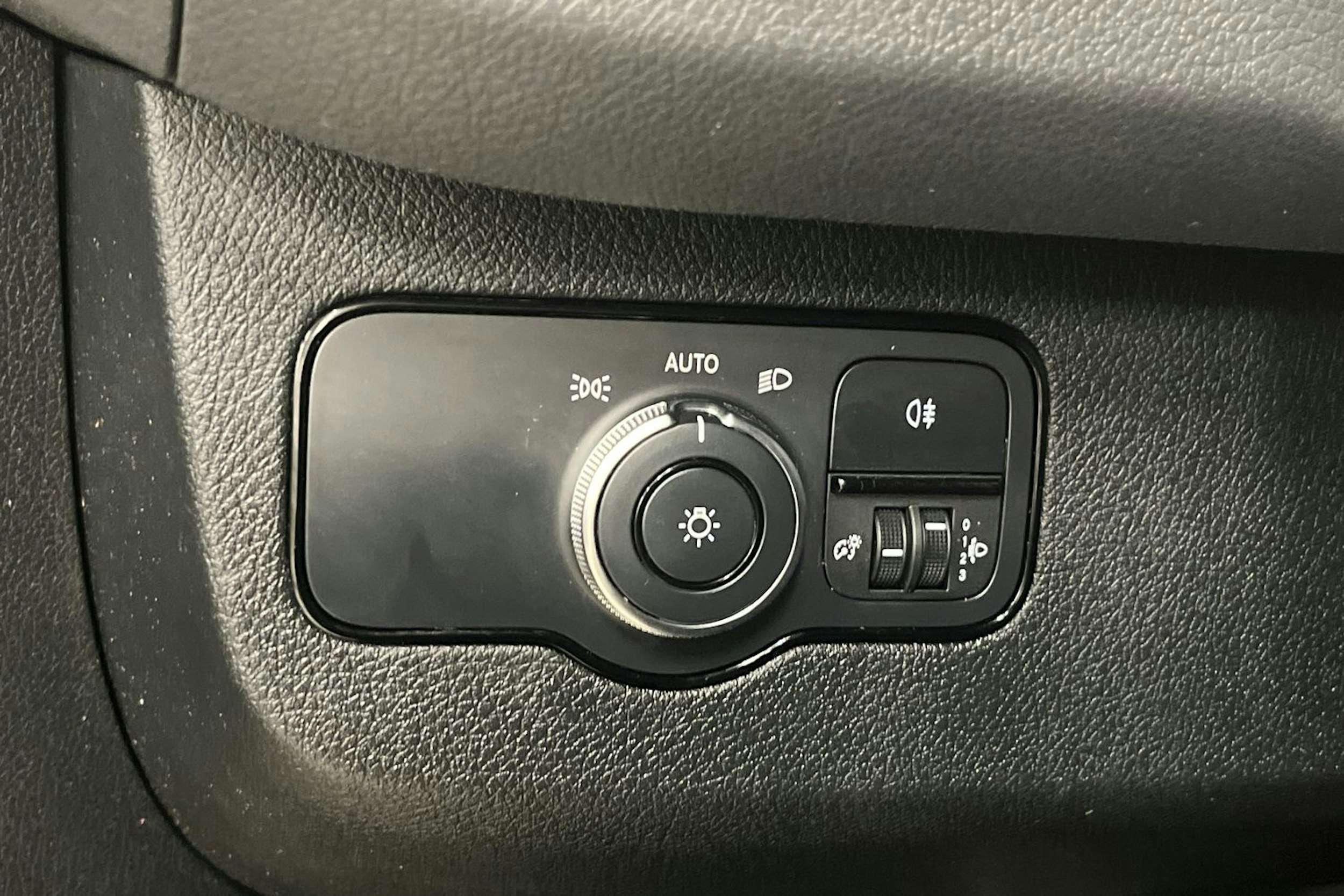 valkoinen Mercedes-Benz Sprinter 2021 kuva 21.