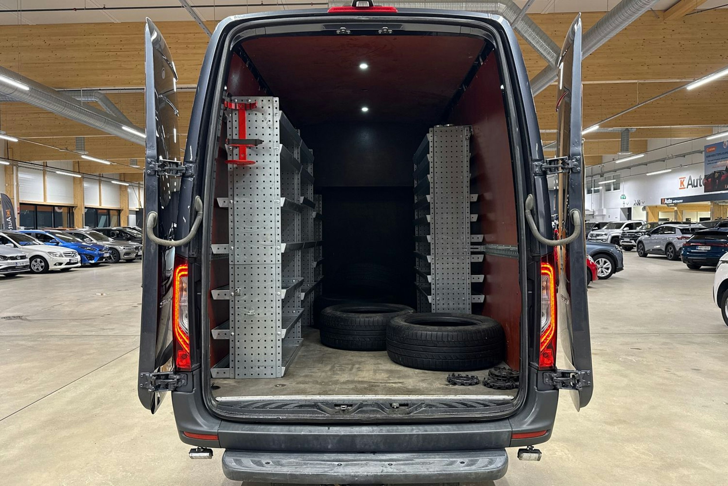 met. harmaa Mercedes-Benz Sprinter 2021 kuva 34.