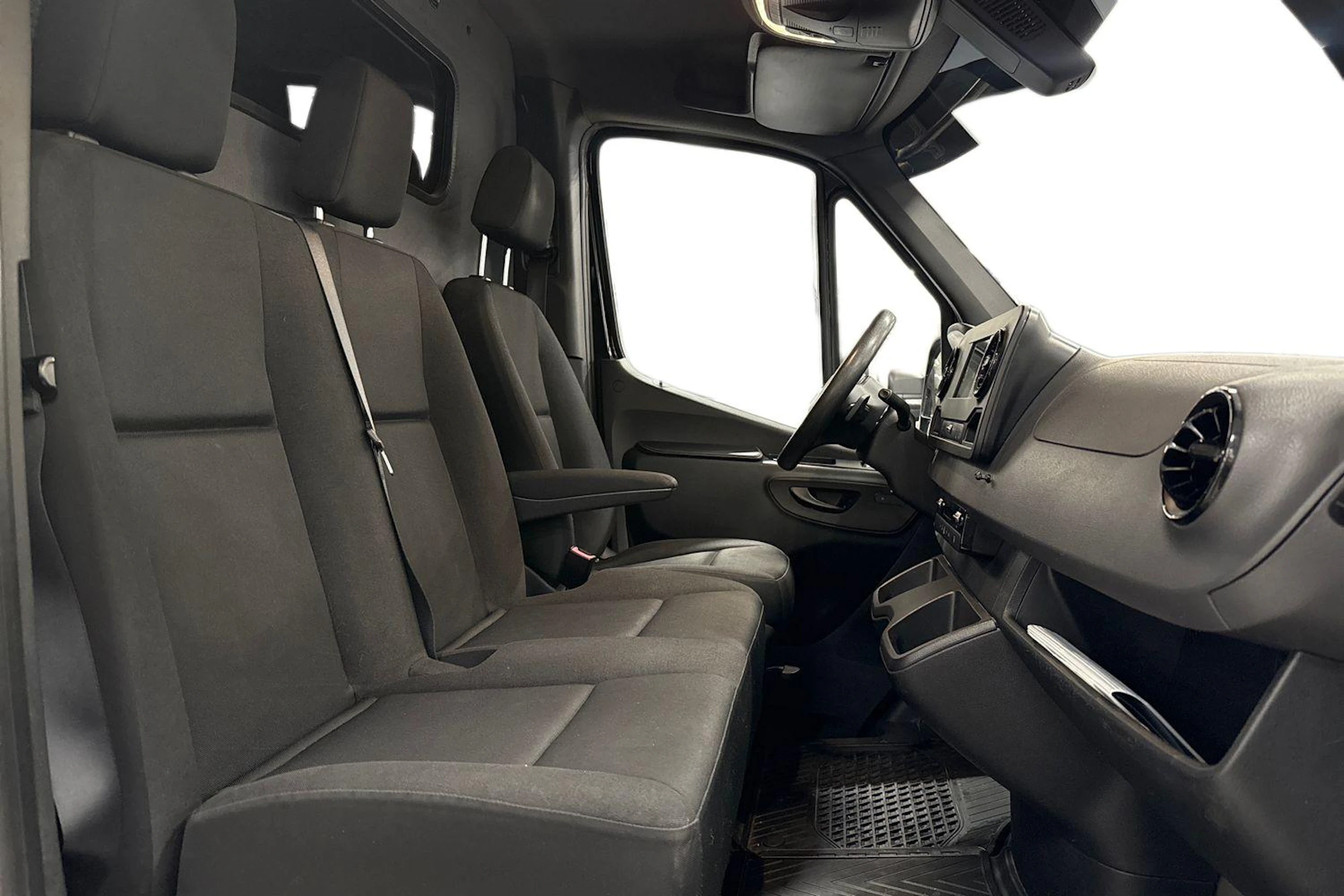 musta Mercedes-Benz Sprinter 2021 kuva 11.
