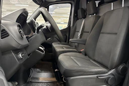 musta Mercedes-Benz Sprinter 2021 kuva 16.