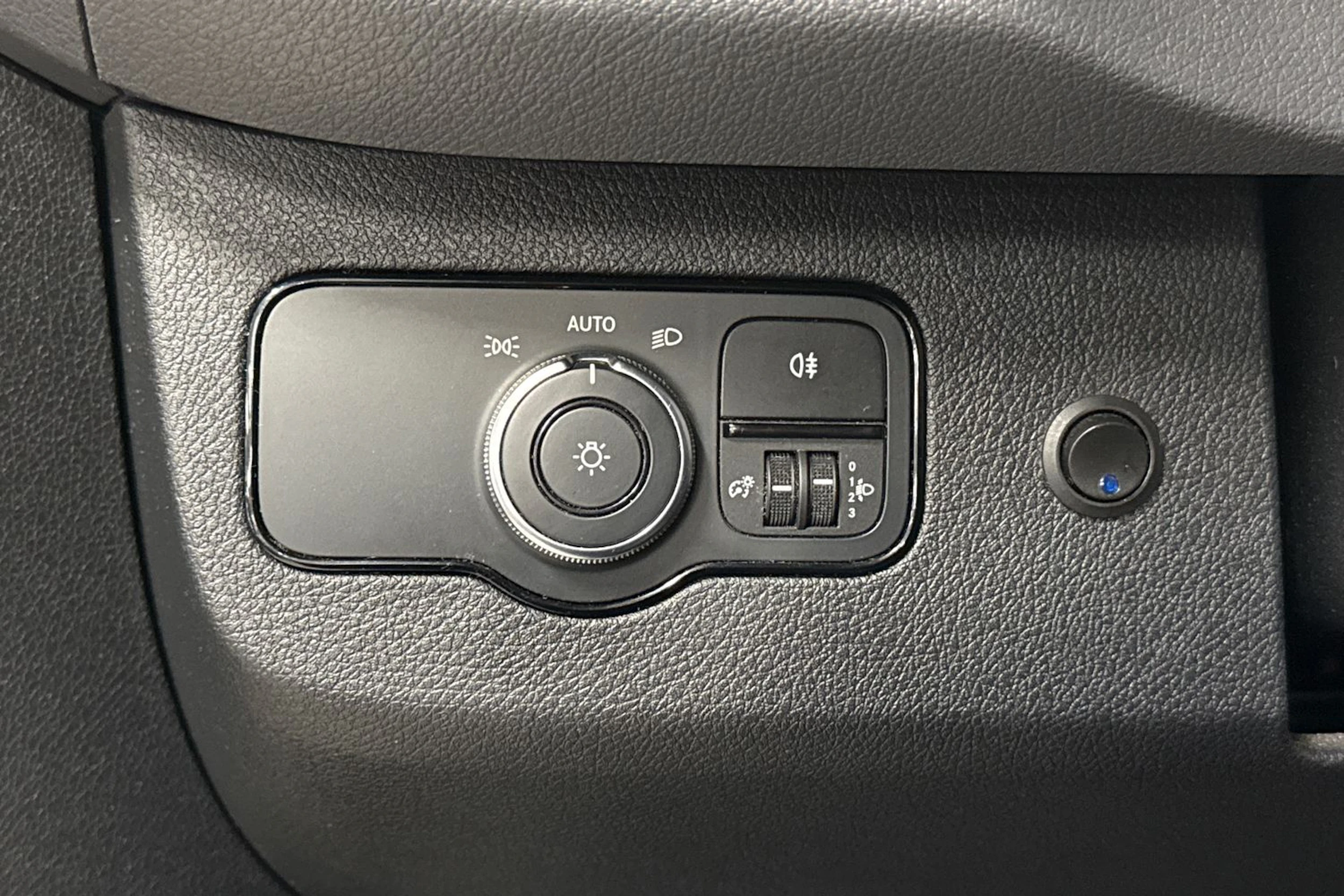 musta Mercedes-Benz Sprinter 2021 kuva 19.