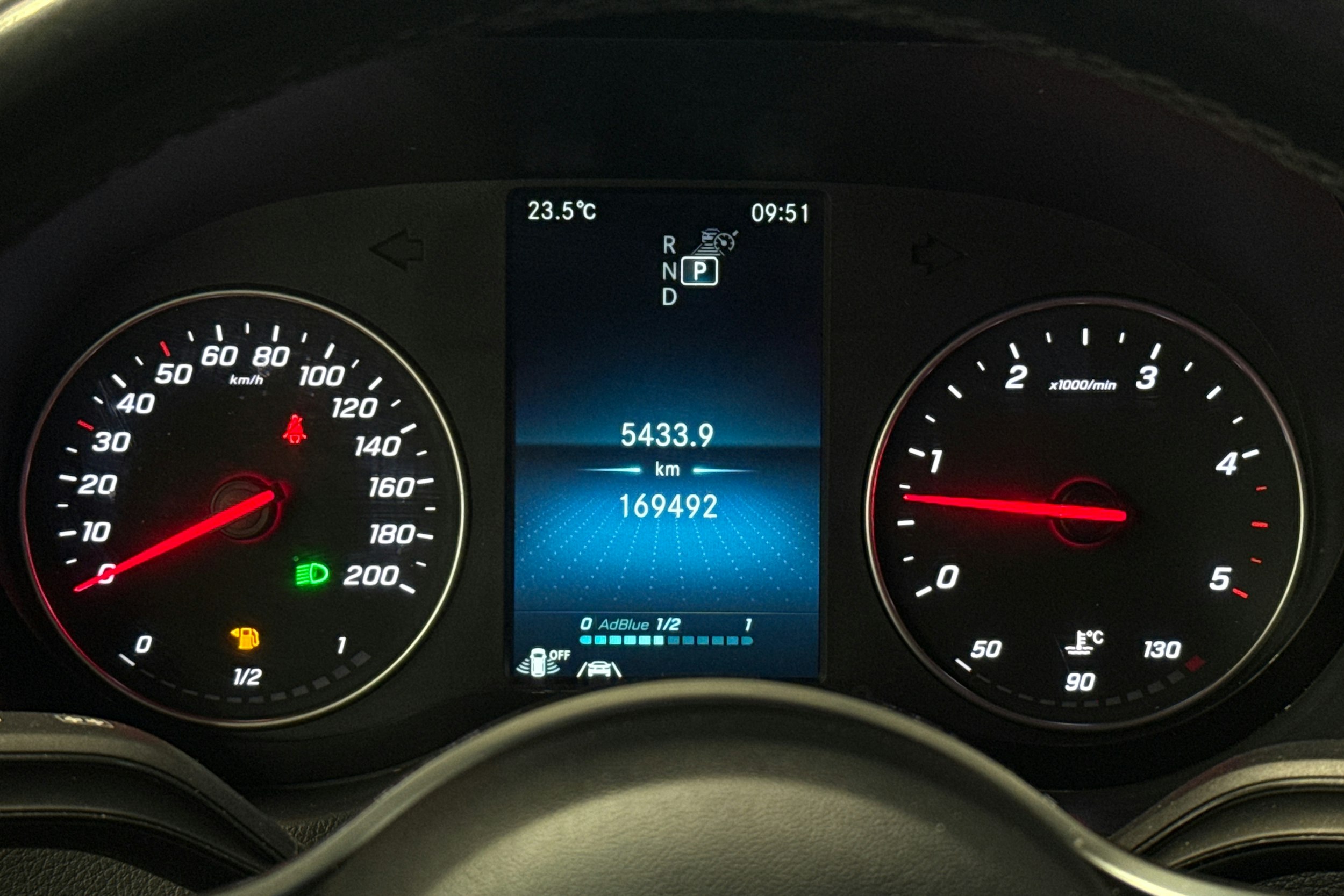 musta Mercedes-Benz Sprinter 2021 kuva 15.